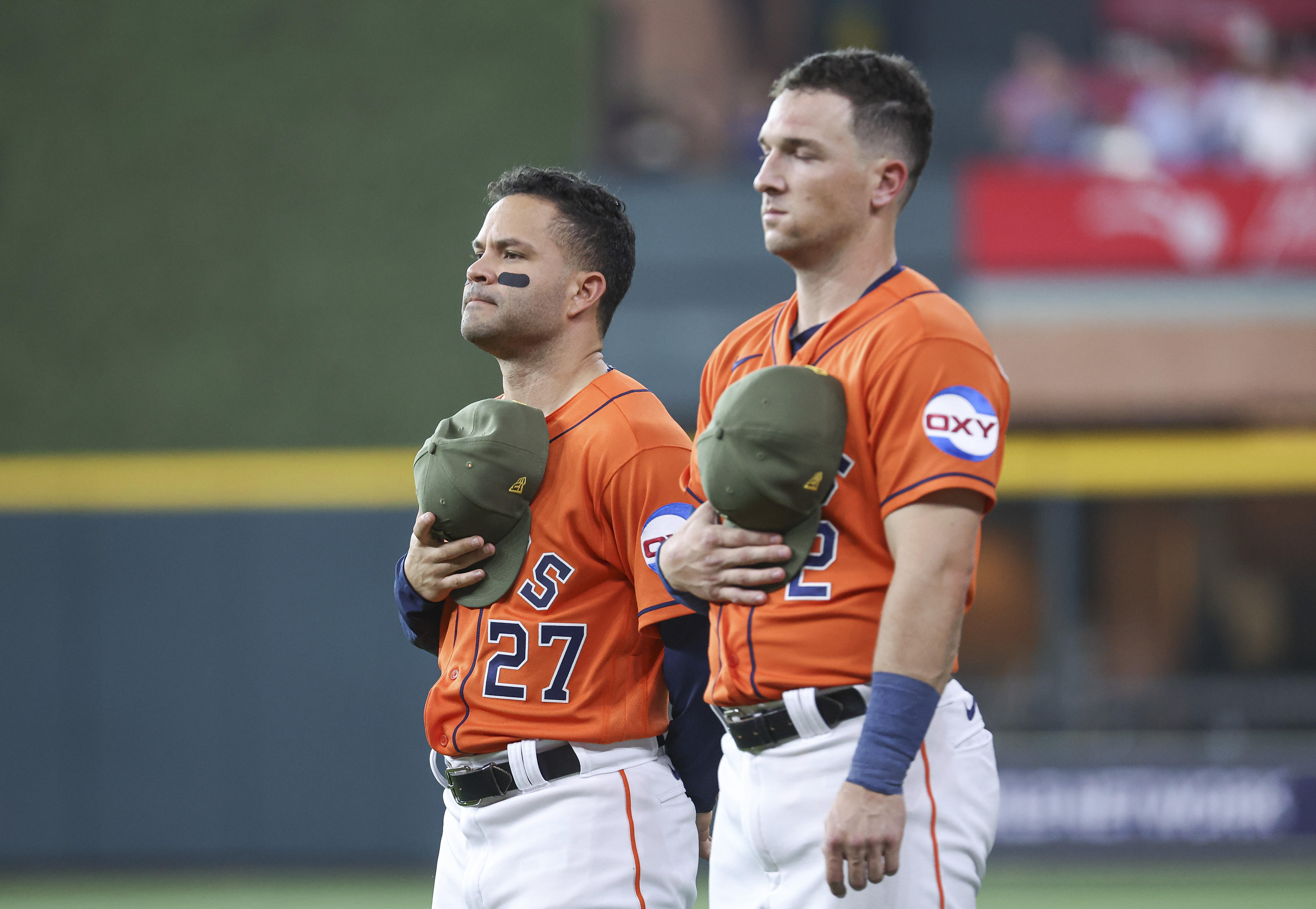 Houston Astros: Aledmys Diaz exits game with injury after catch