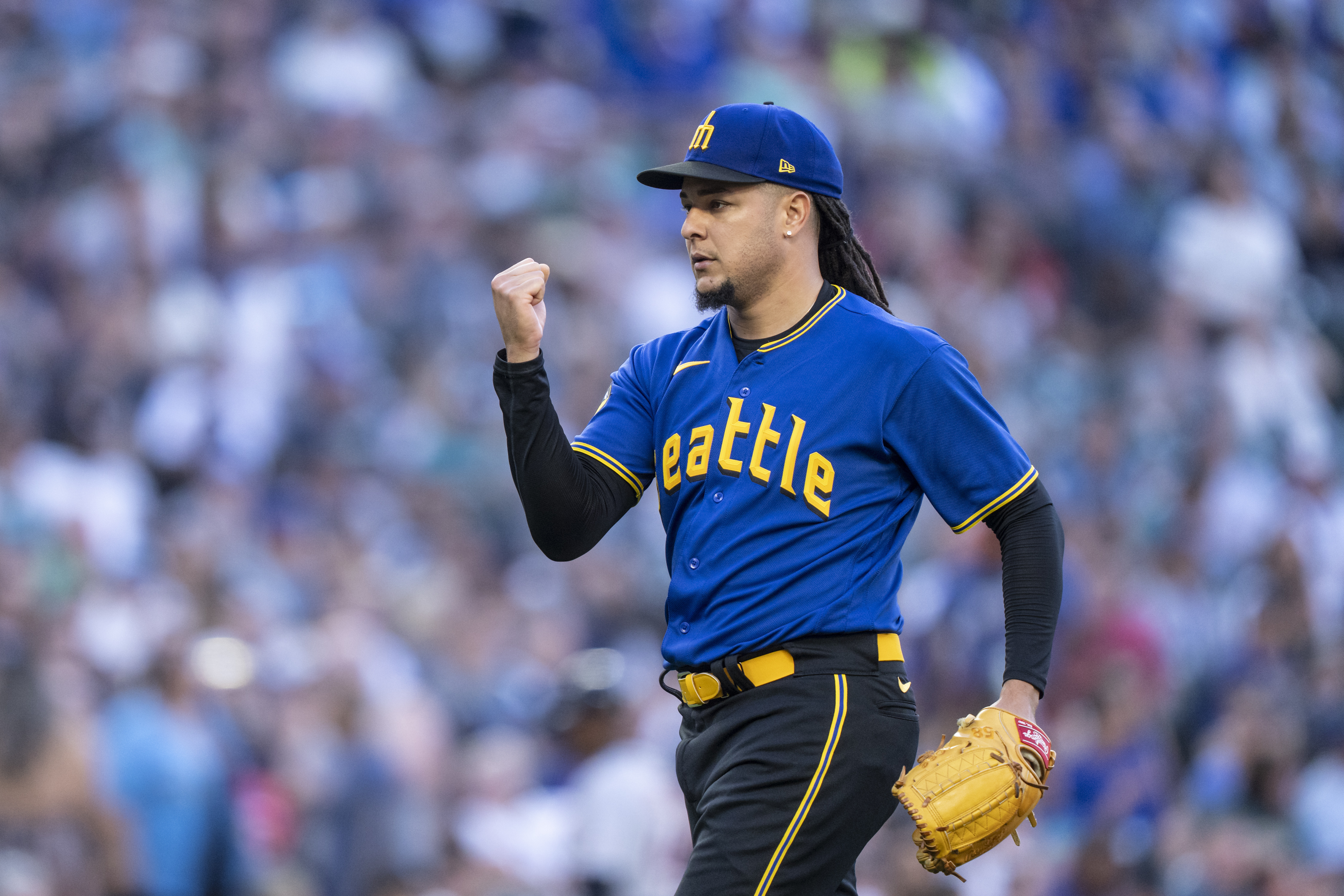 Jarred Kelenic drives in two to back Luis Castillo's win as Mariners beat  A's