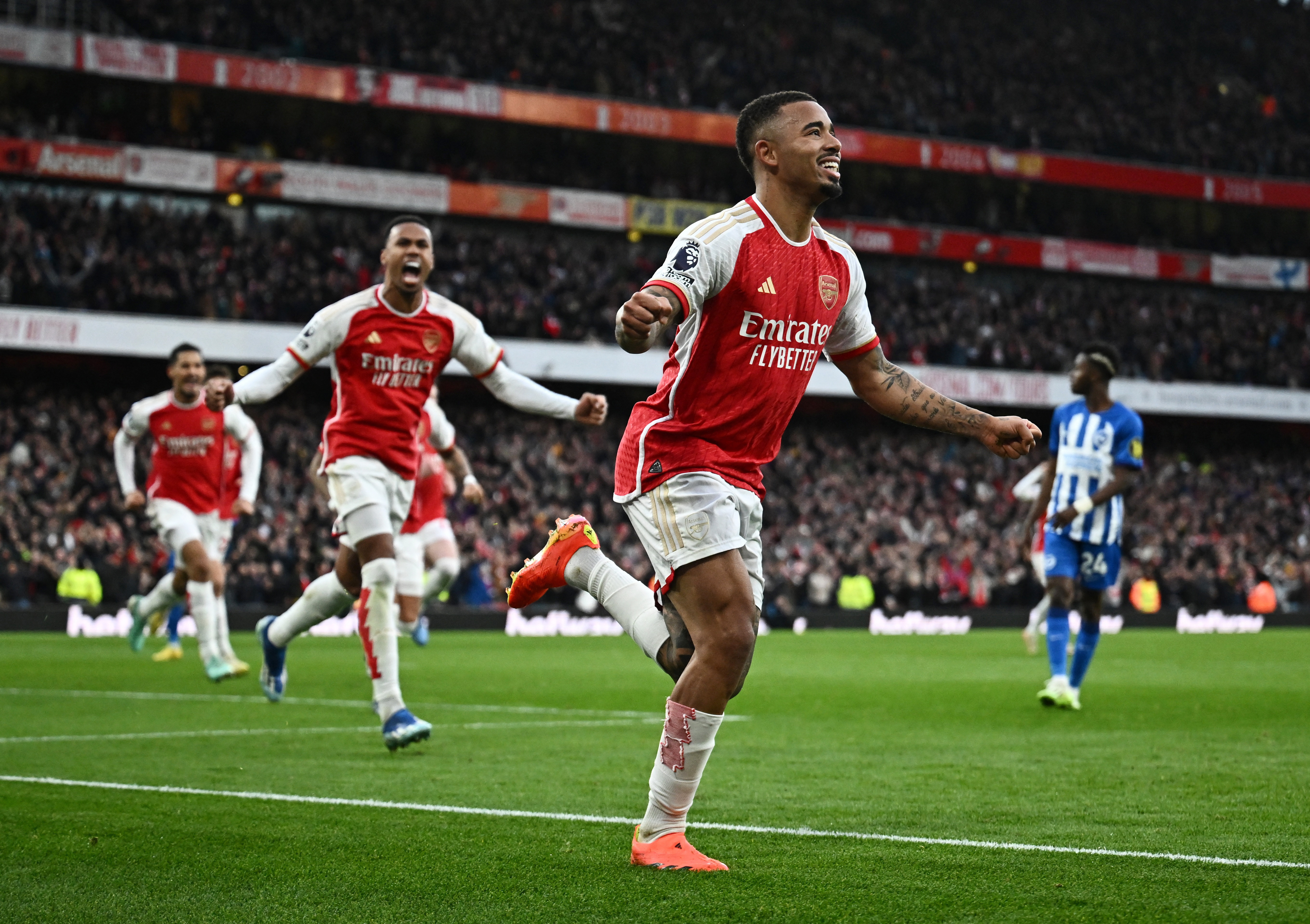 Arsenal move top of Premier League with 2-0 win over Brighton