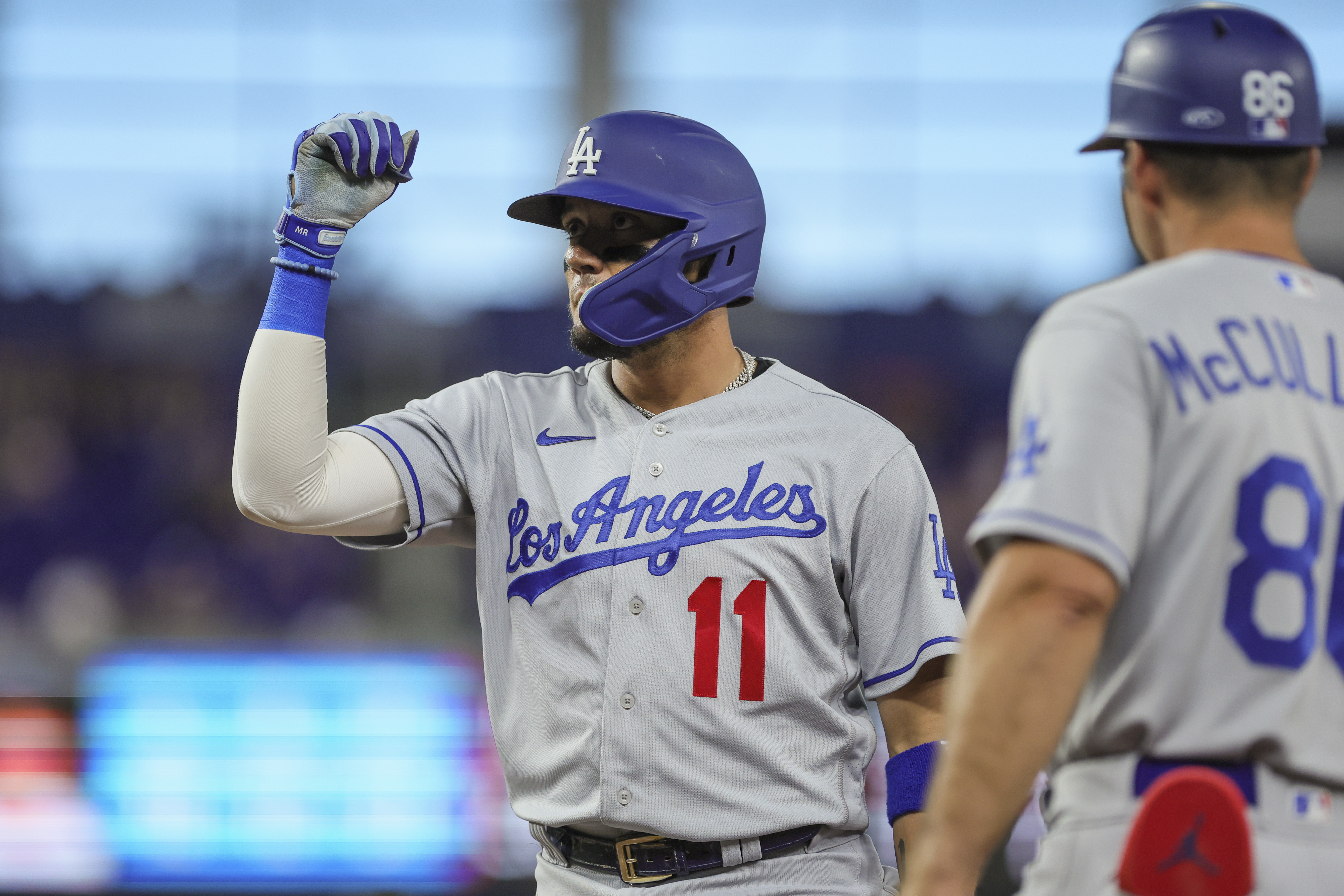 Bryan De La Cruz hits 2-run homer in 8th in Marlins' 6-3 victory over  Dodgers