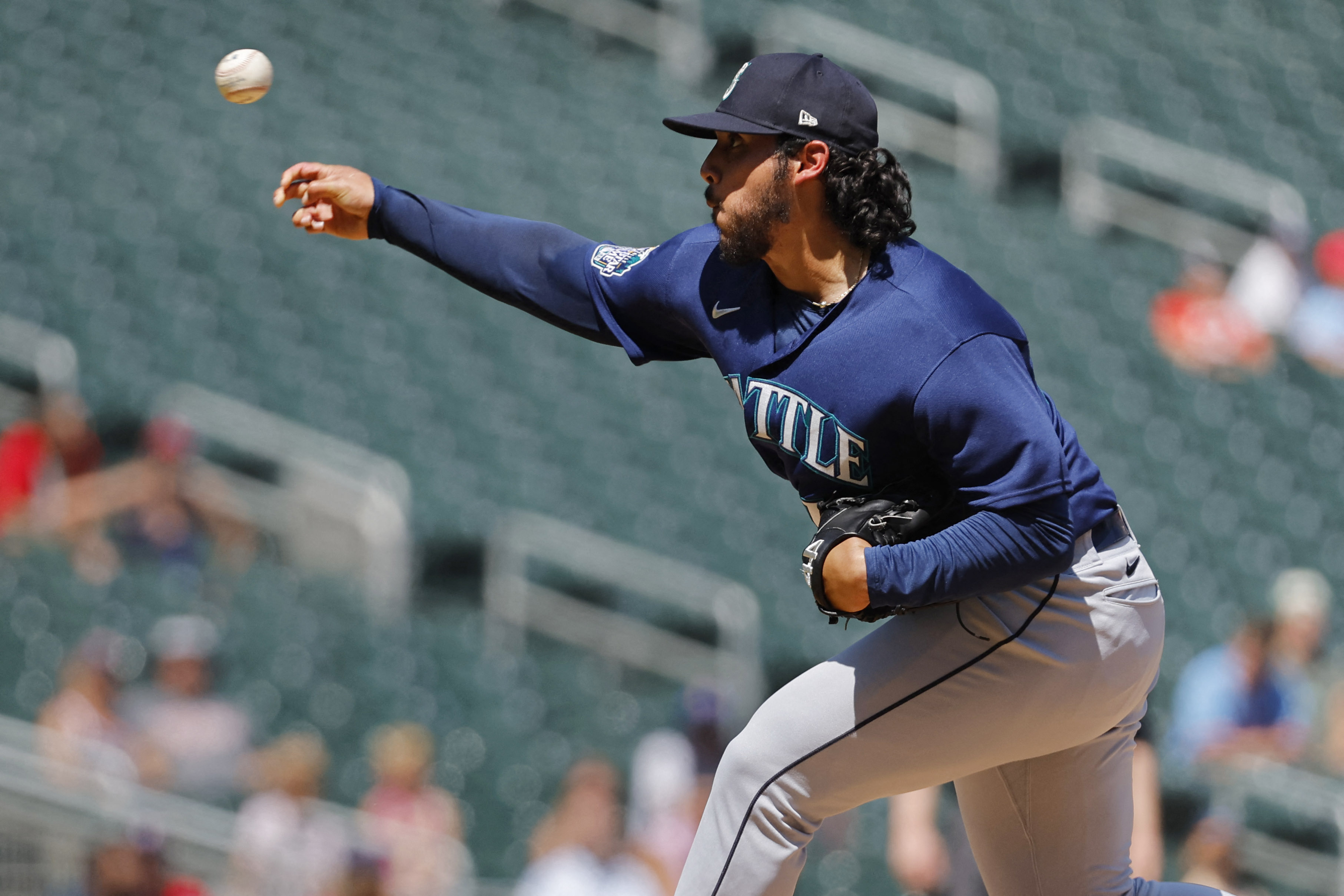 Dylan Moore hits a pair of home runs as Mariners outlast Twins 8-7