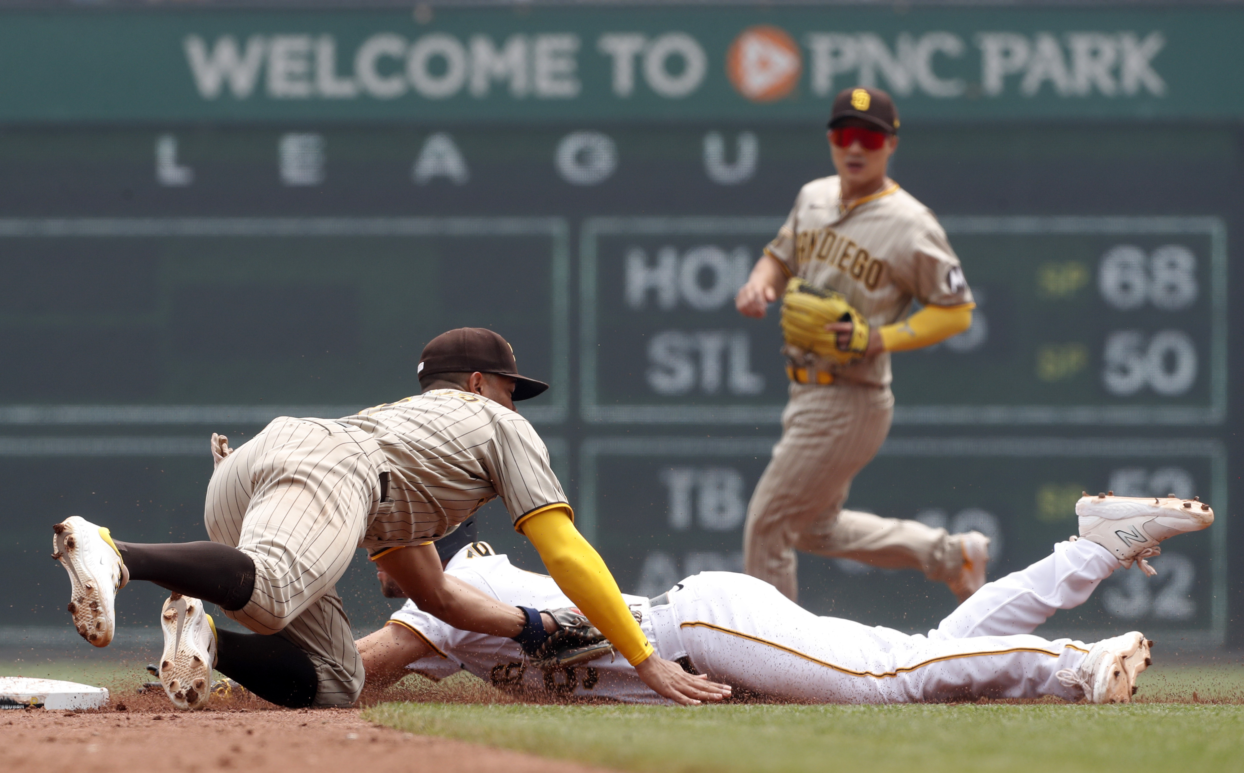 Pirates mount improbable comeback in improbable game, sweep away Padres