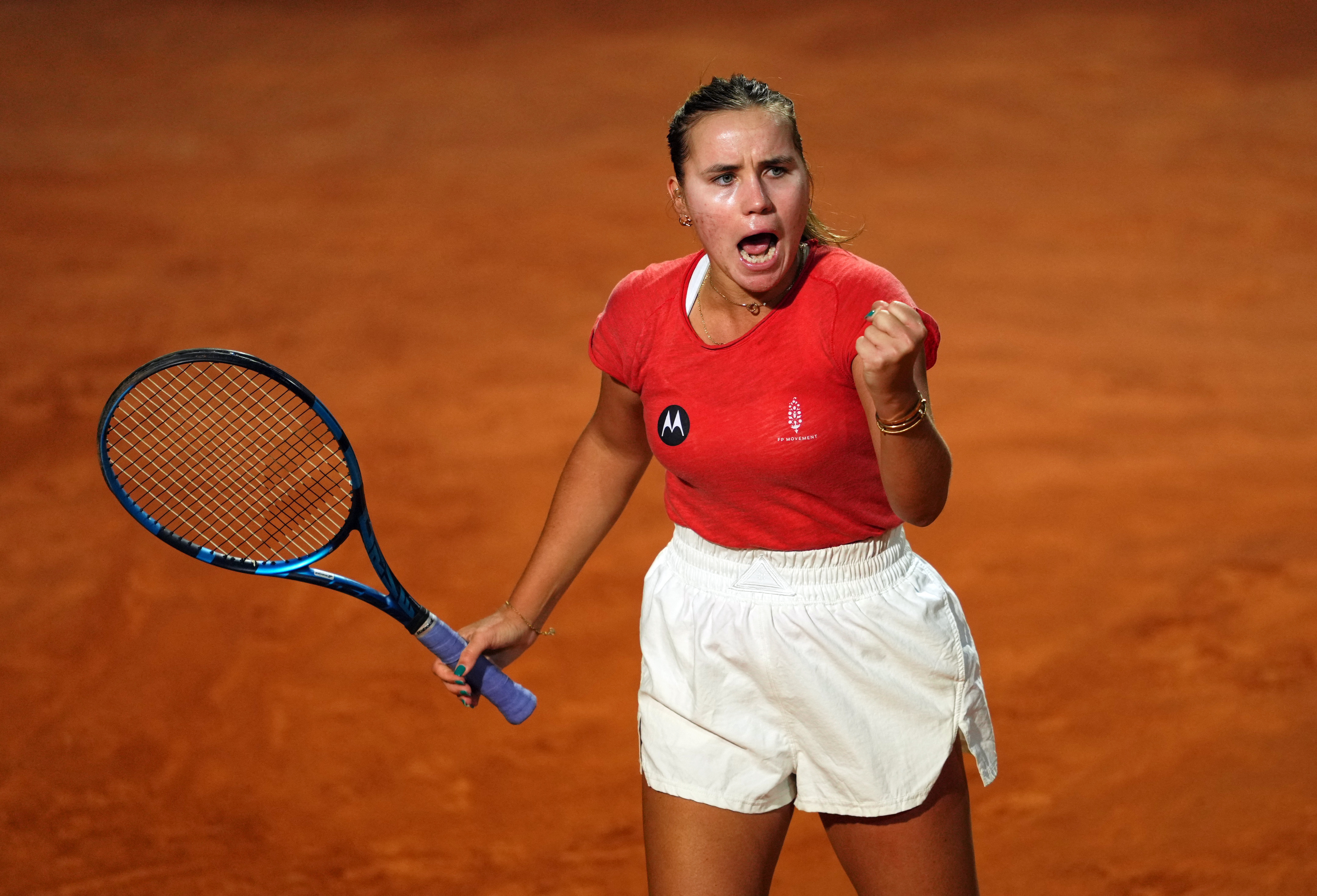 Resurgent Kenin knocks out Sabalenka on day of upsets in Rome