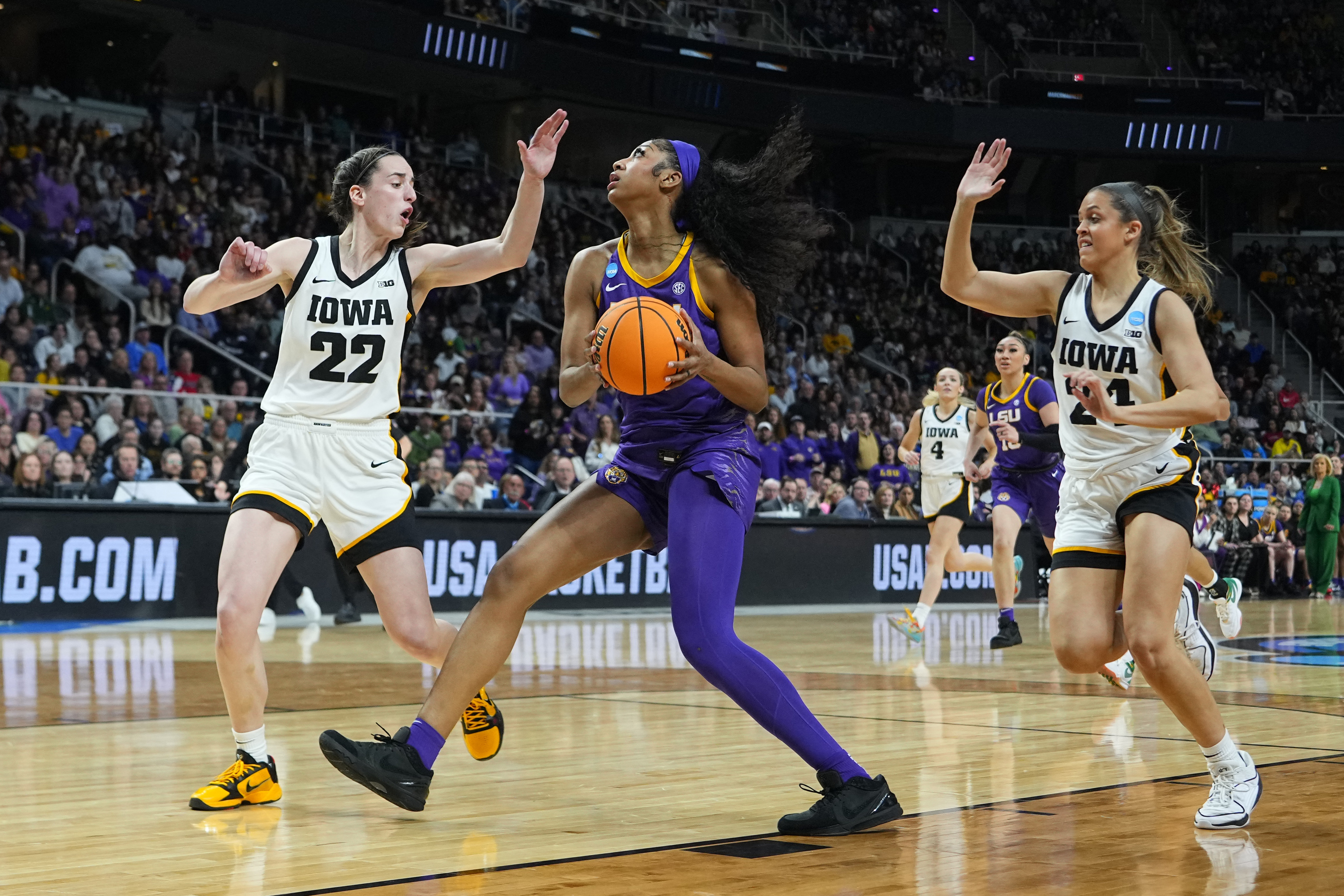 LSU star Angel Reese declares for WNBA draft | Reuters