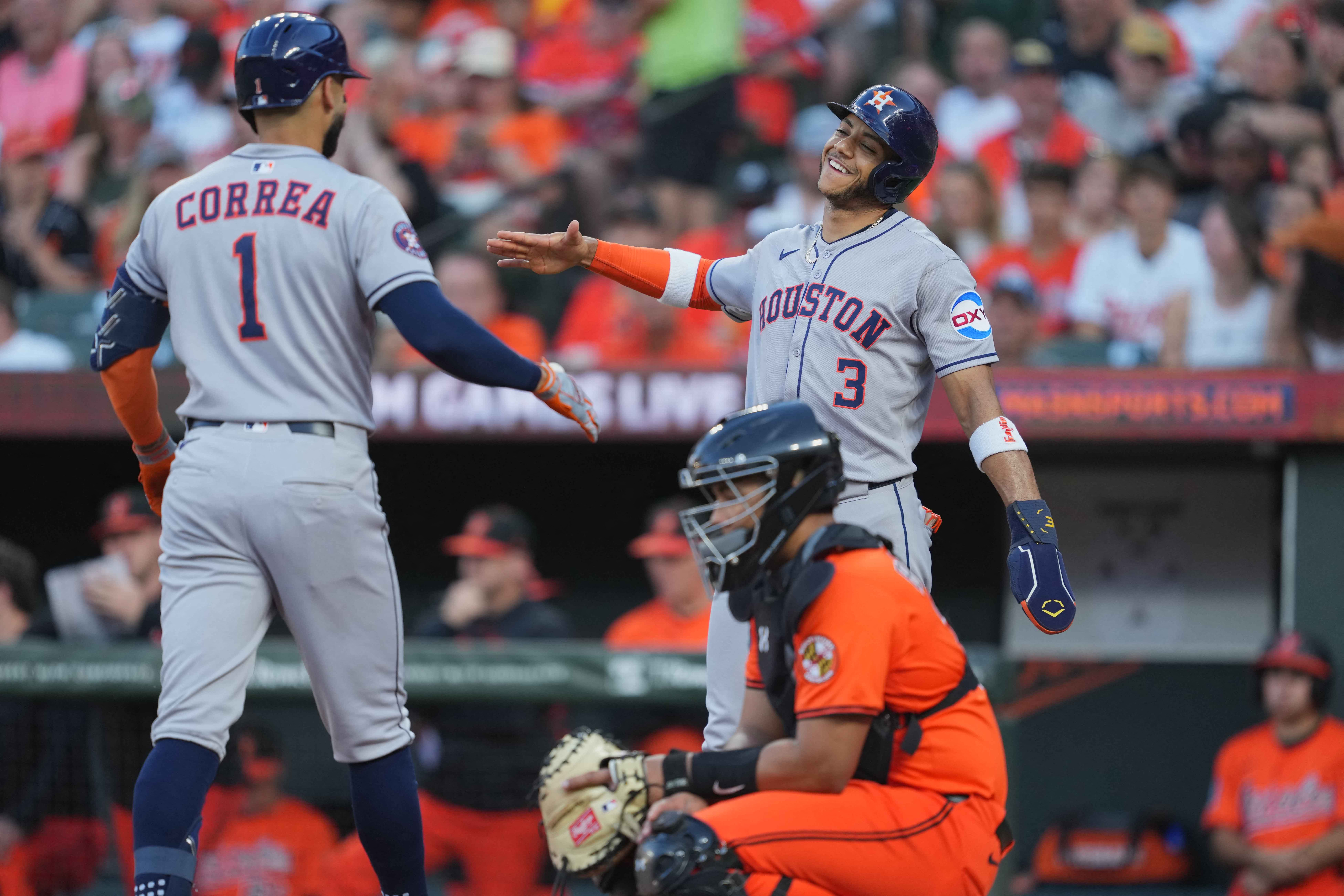Christian Walker's late homer powers Astros past Orioles in
