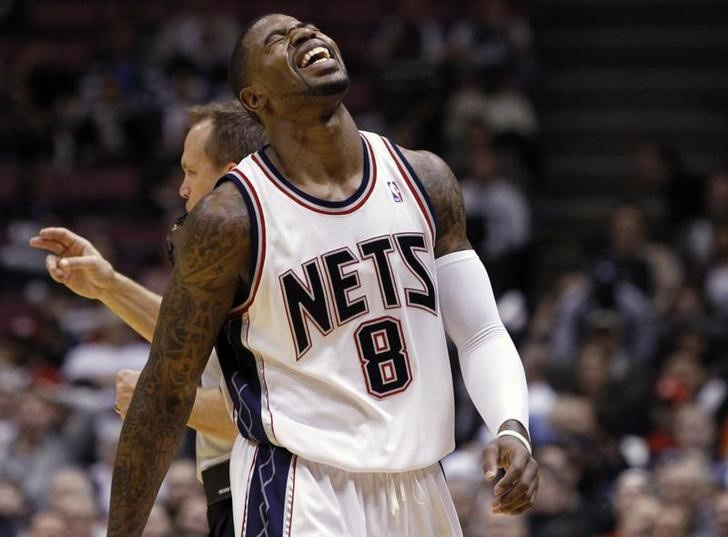 New Jersey Nets Terrence Williams réagit après avoir raté un tir contre les Dallas Mavericks lors du premier quart de leur match de basket NBA à East Rutherford, New Jersey