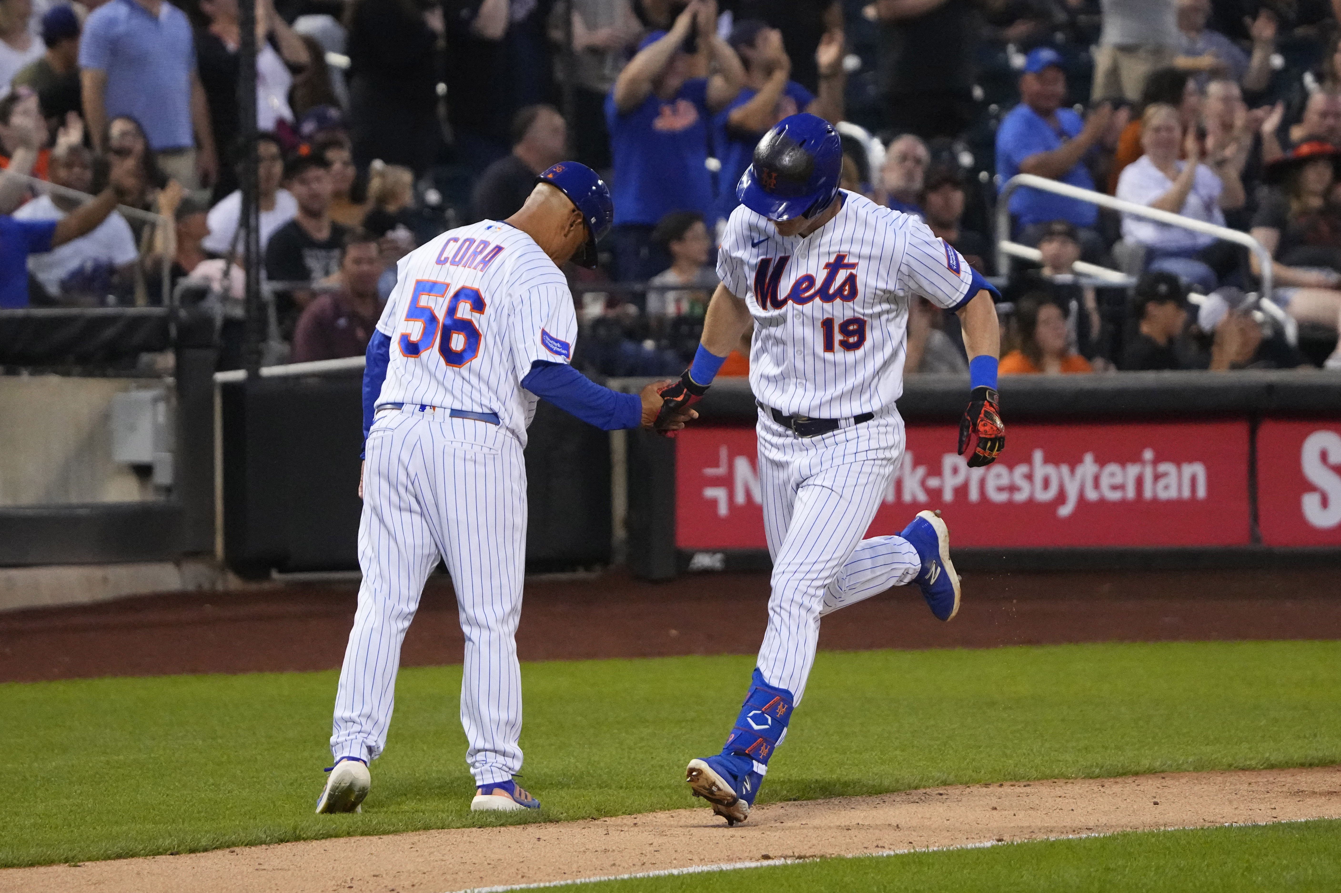 Mets double up Giants, earn much-needed series victory