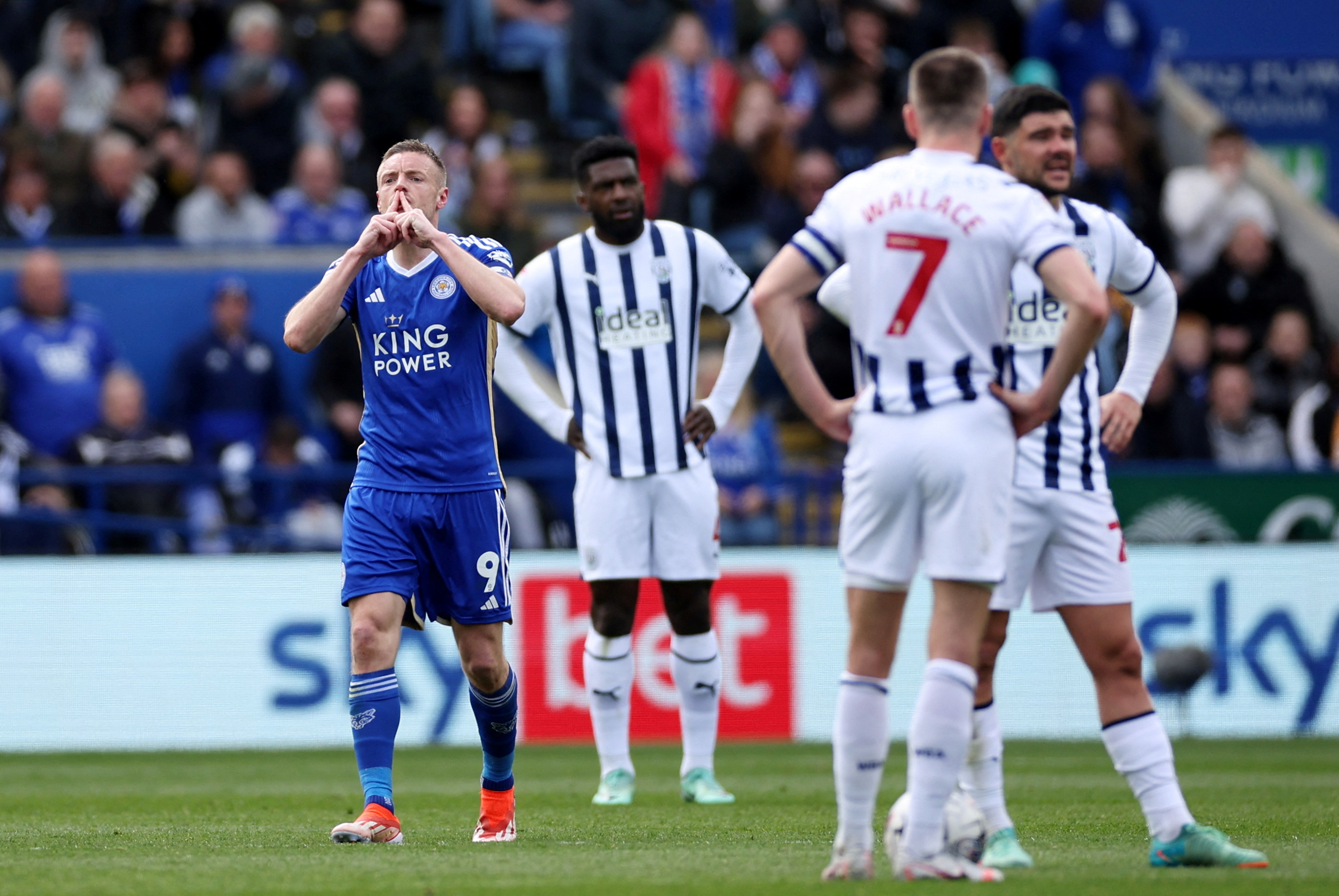 Championship - Leicester City v West Bromwich Albion