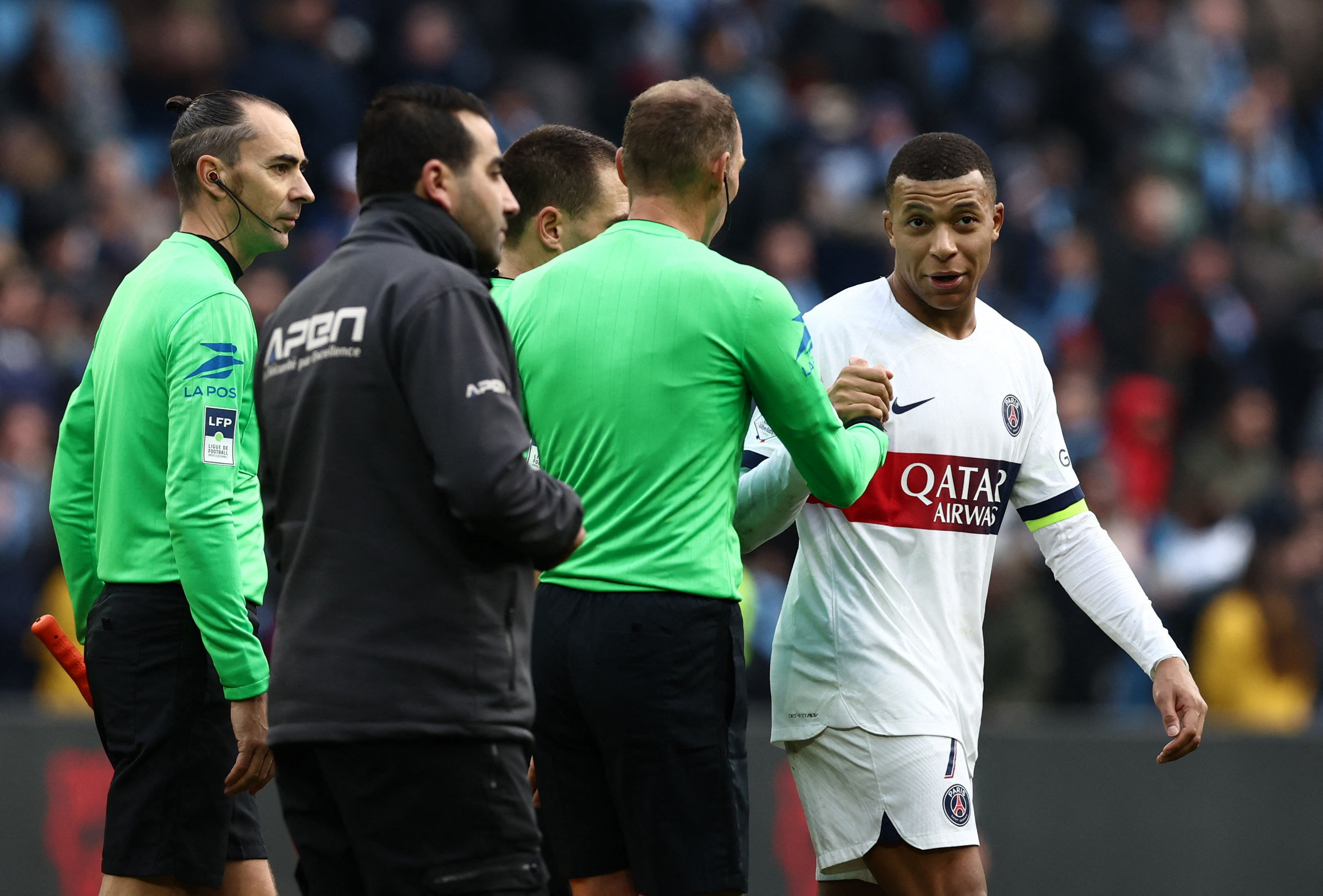 Ten-man PSG extend lead at top of table with win at Le Havre