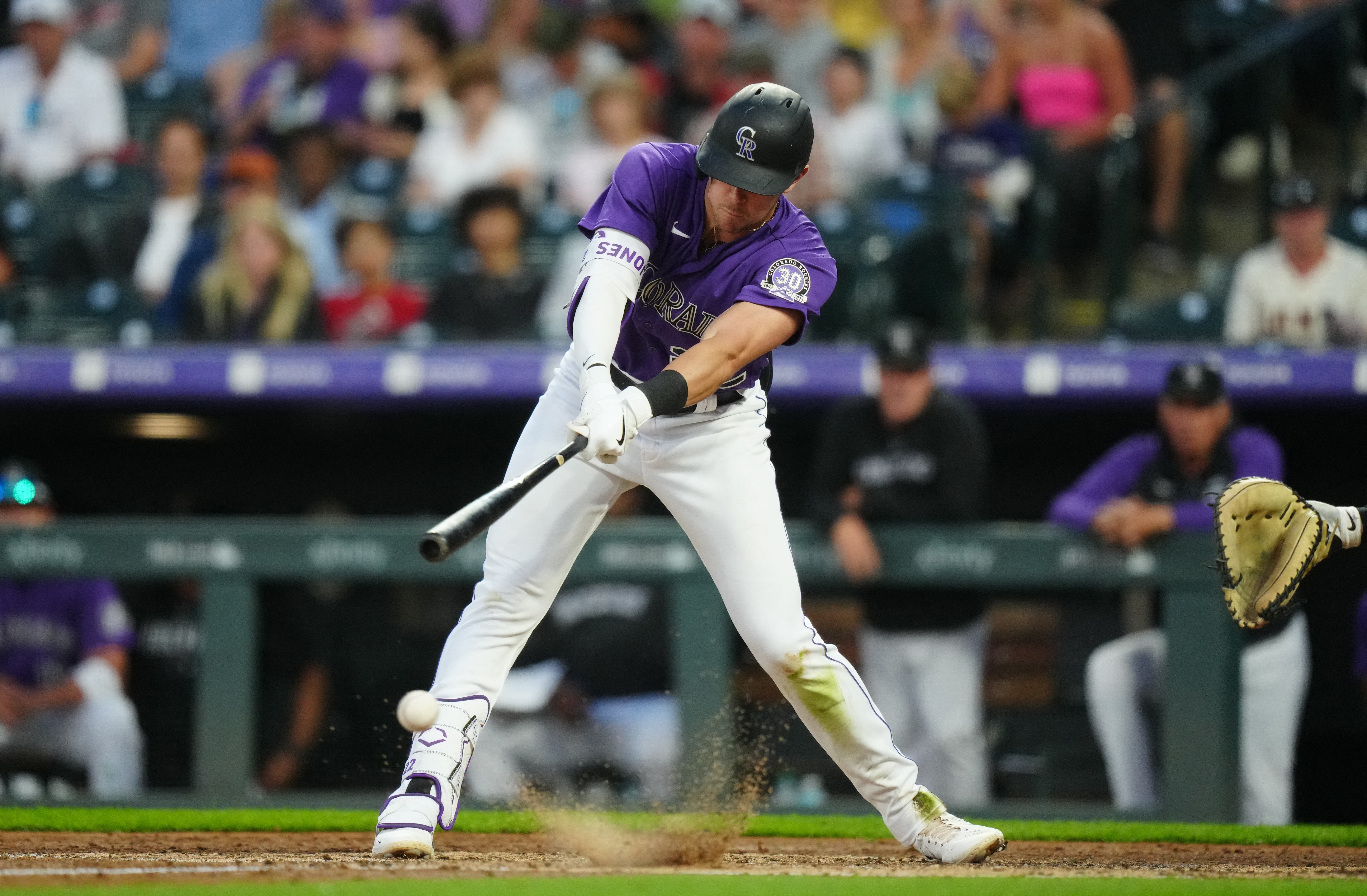 Giants score 10, thump Rockies in Denver