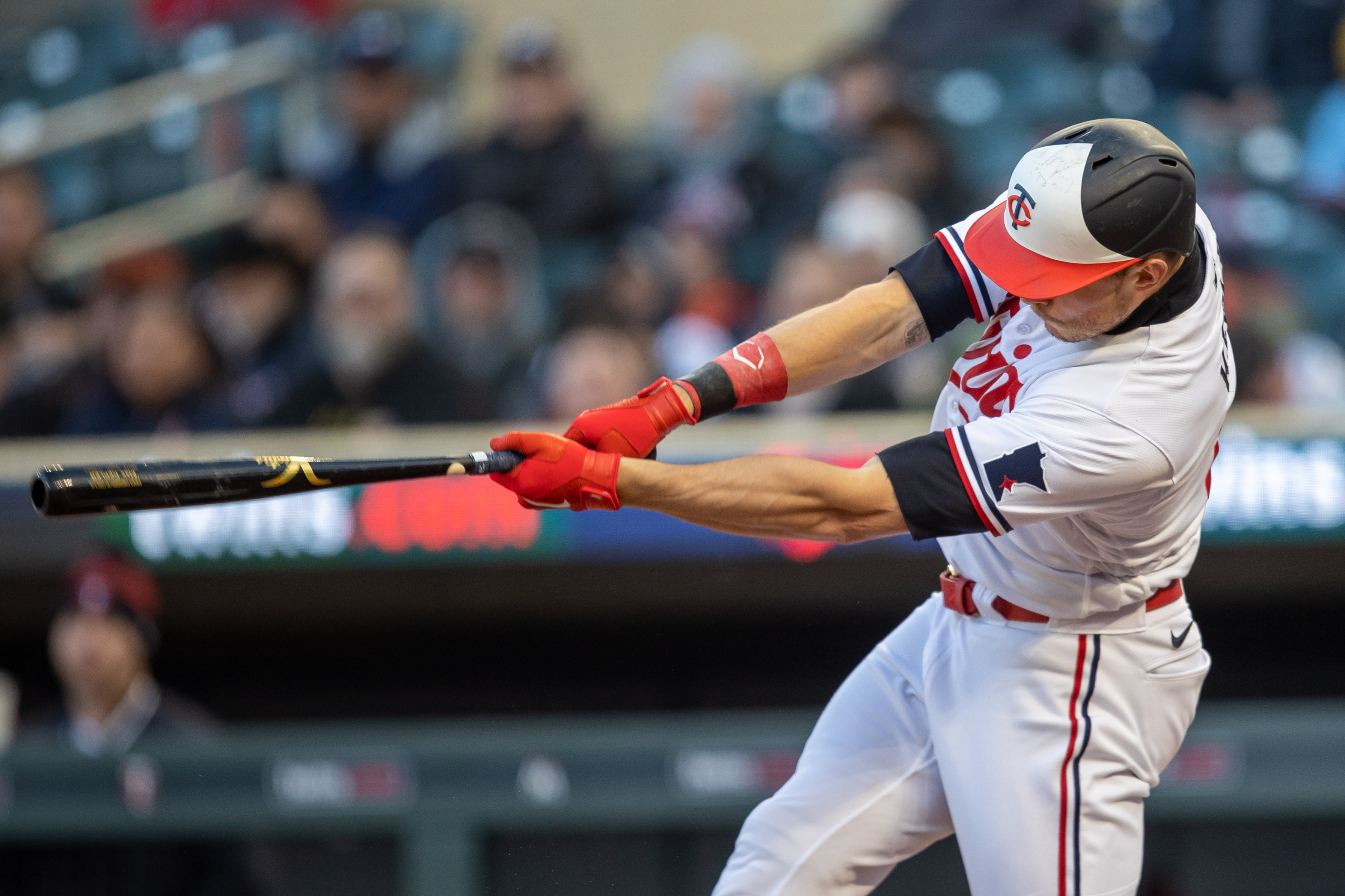 Twins put away Yankees 6-1 behind Sonny Gray's dominance, Joey Gallo's  booming home run