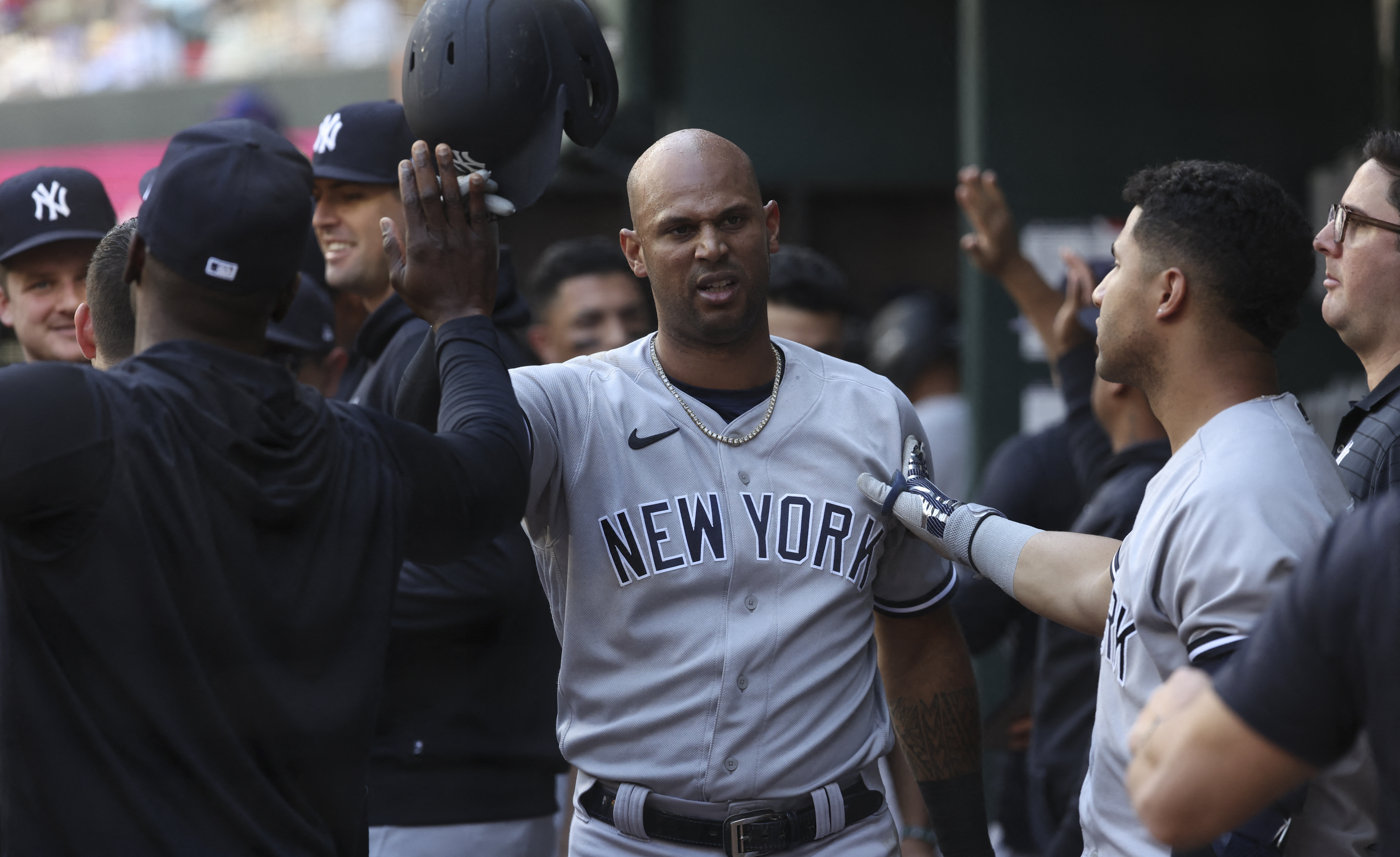 Rangers belt 4 homers, demolish Yankees 15-2