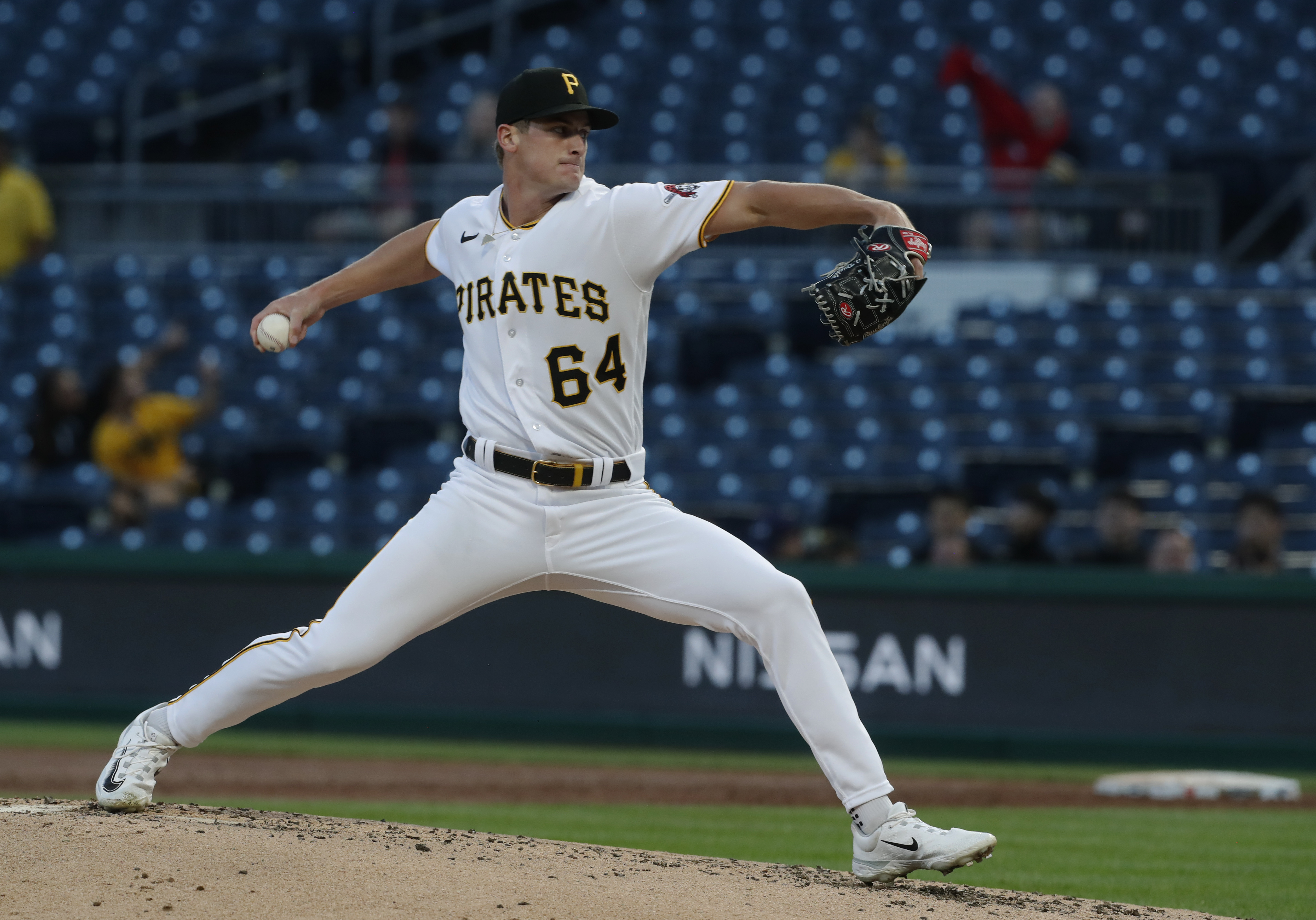 Baseball fans roast Pittsburgh Pirates outfielder Bryan Reynolds for  dropping fly ball in Spring Training game: Owner saving this for  arbitration