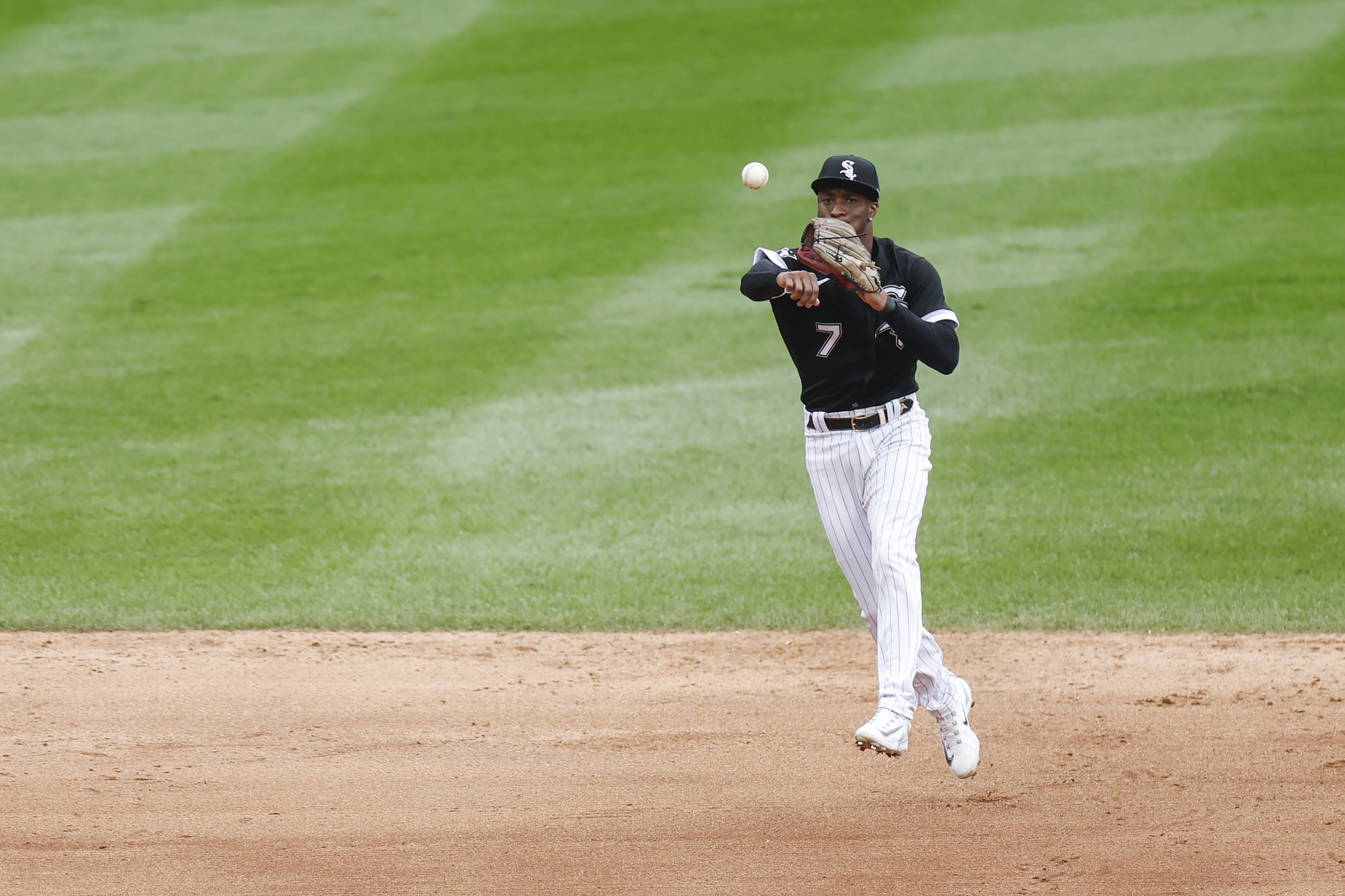 Andrew Vaughn, Yoan Moncada power White Sox past D-backs