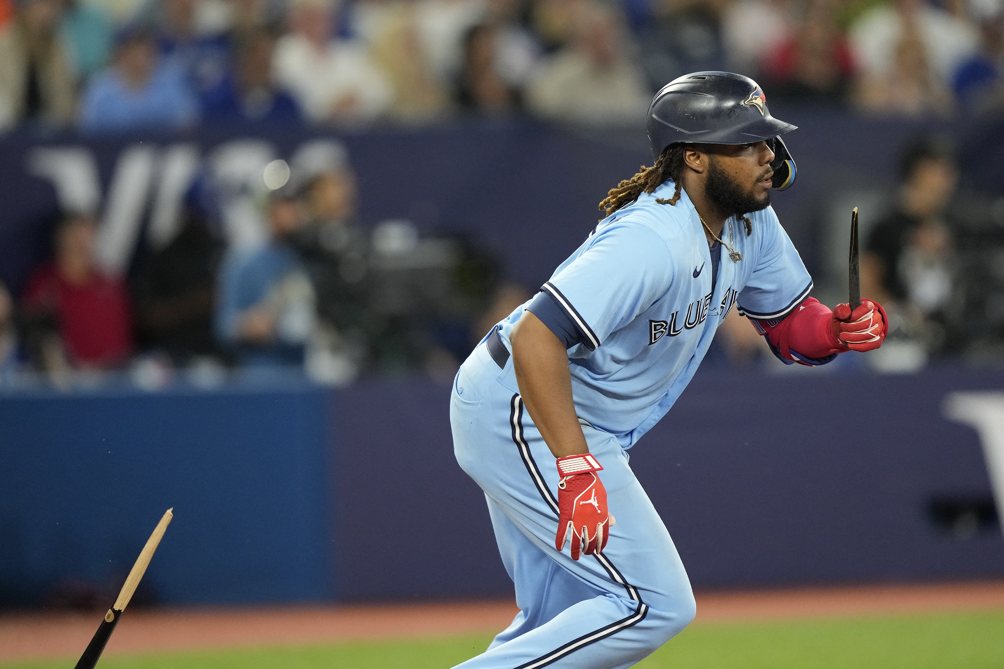 Juan Soto, Padres pummel Blue Jays