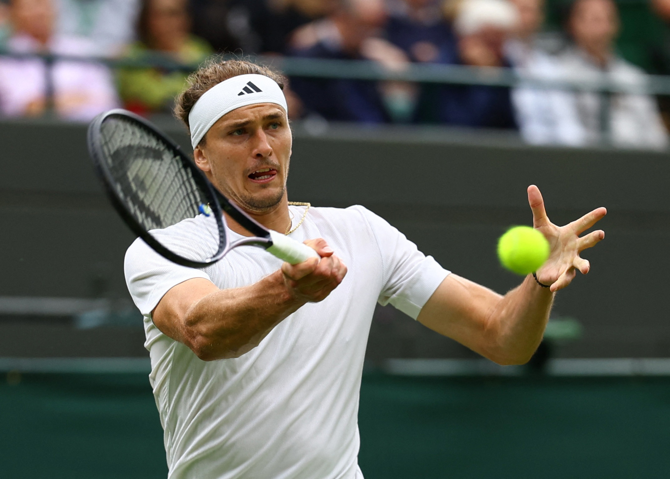 Zverev makes winning start in bid for first Grand Slam title | Reuters