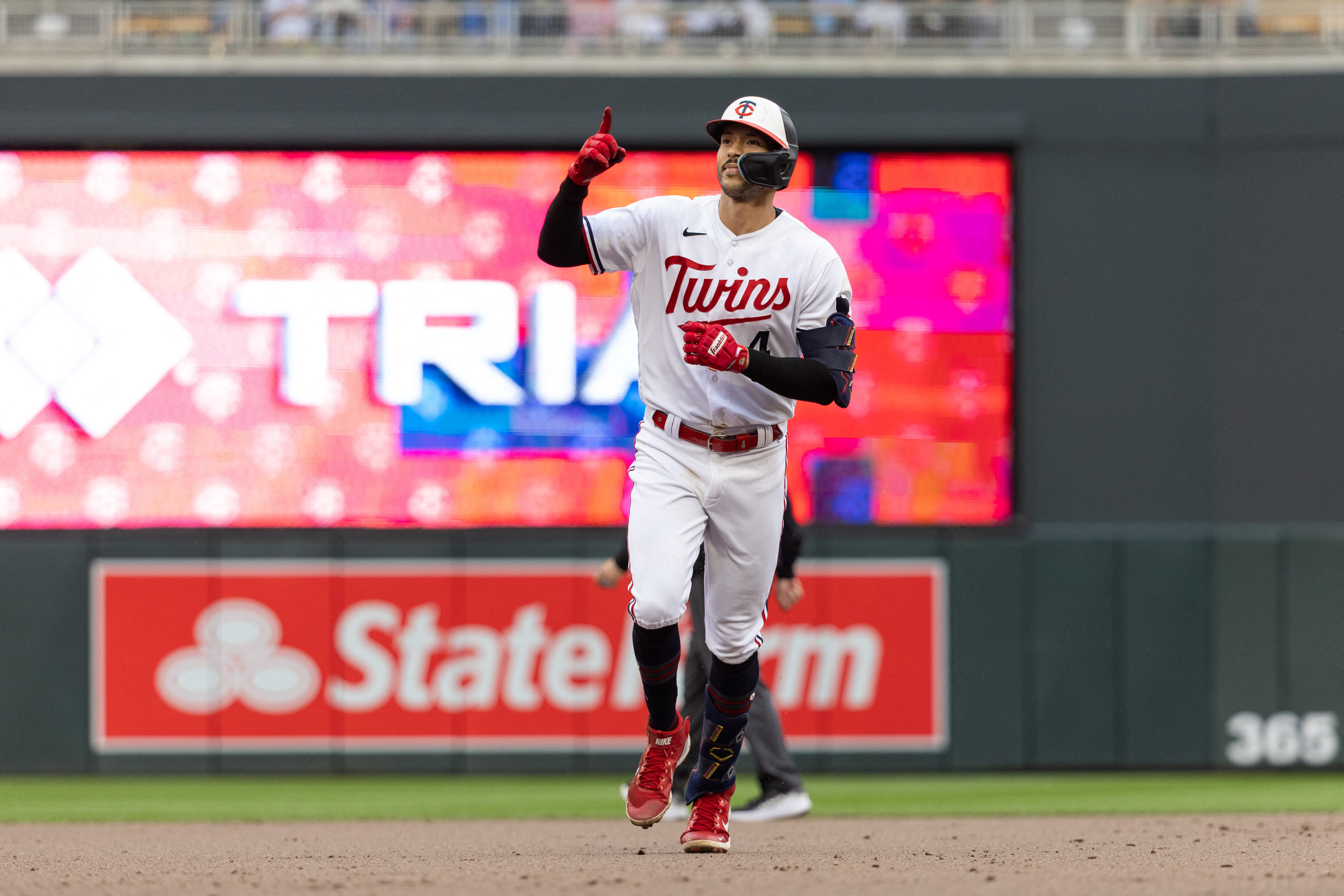 Twins overpower Cubs behind Alex Kirilloff, Joey Gallo