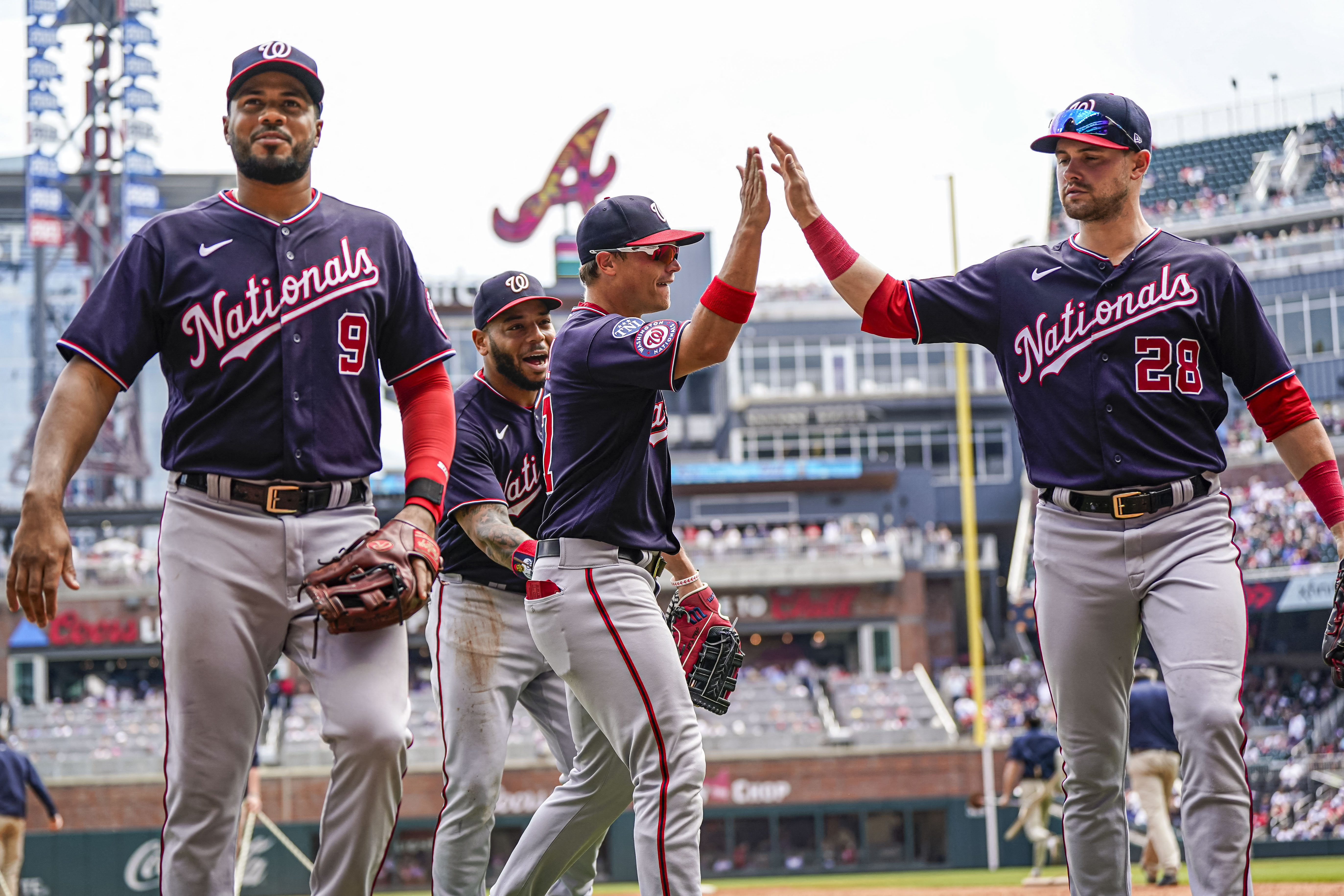 Braves rally from early deficit, beat rival Nationals 7-6