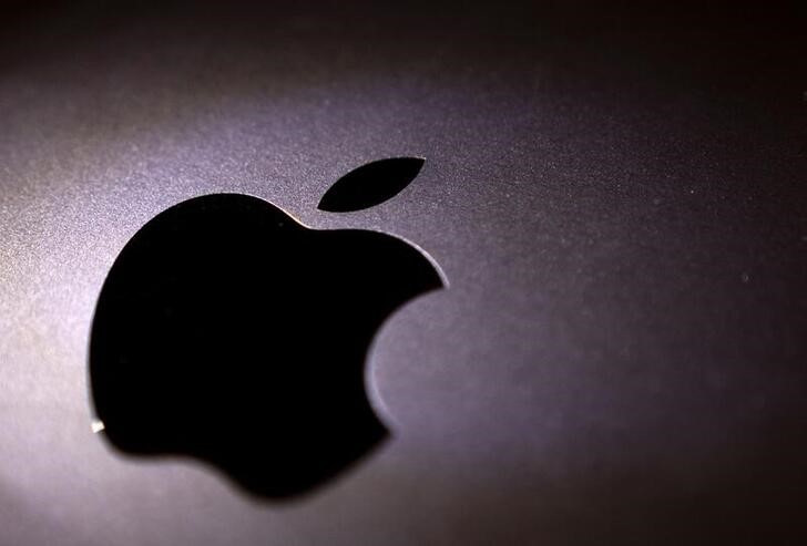 Apple hit with consumer lawsuit claiming cloud storage monopoly | Reuters