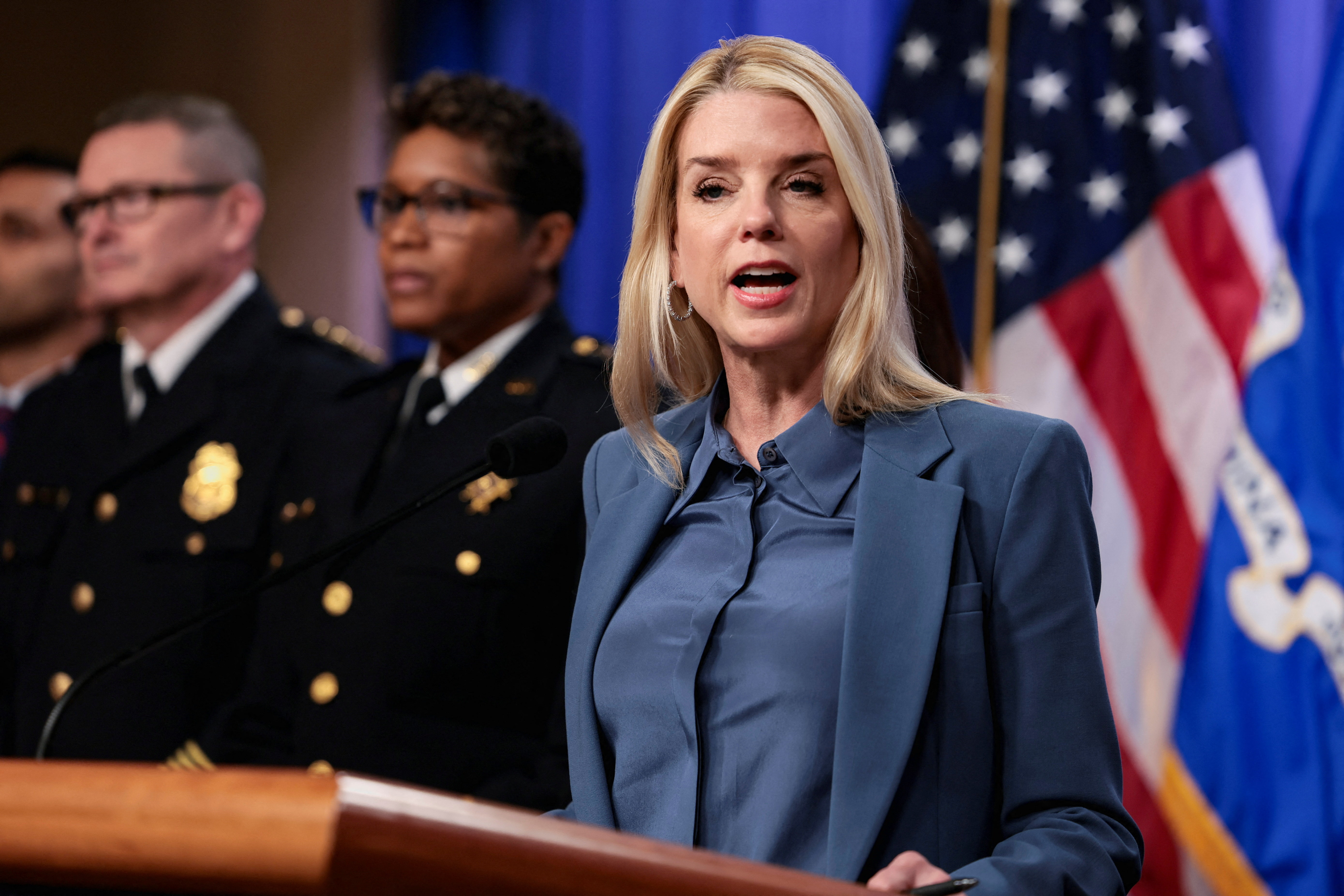 Bondi Orders US Law Enforcement to Investigate ‘Extremist Groups’