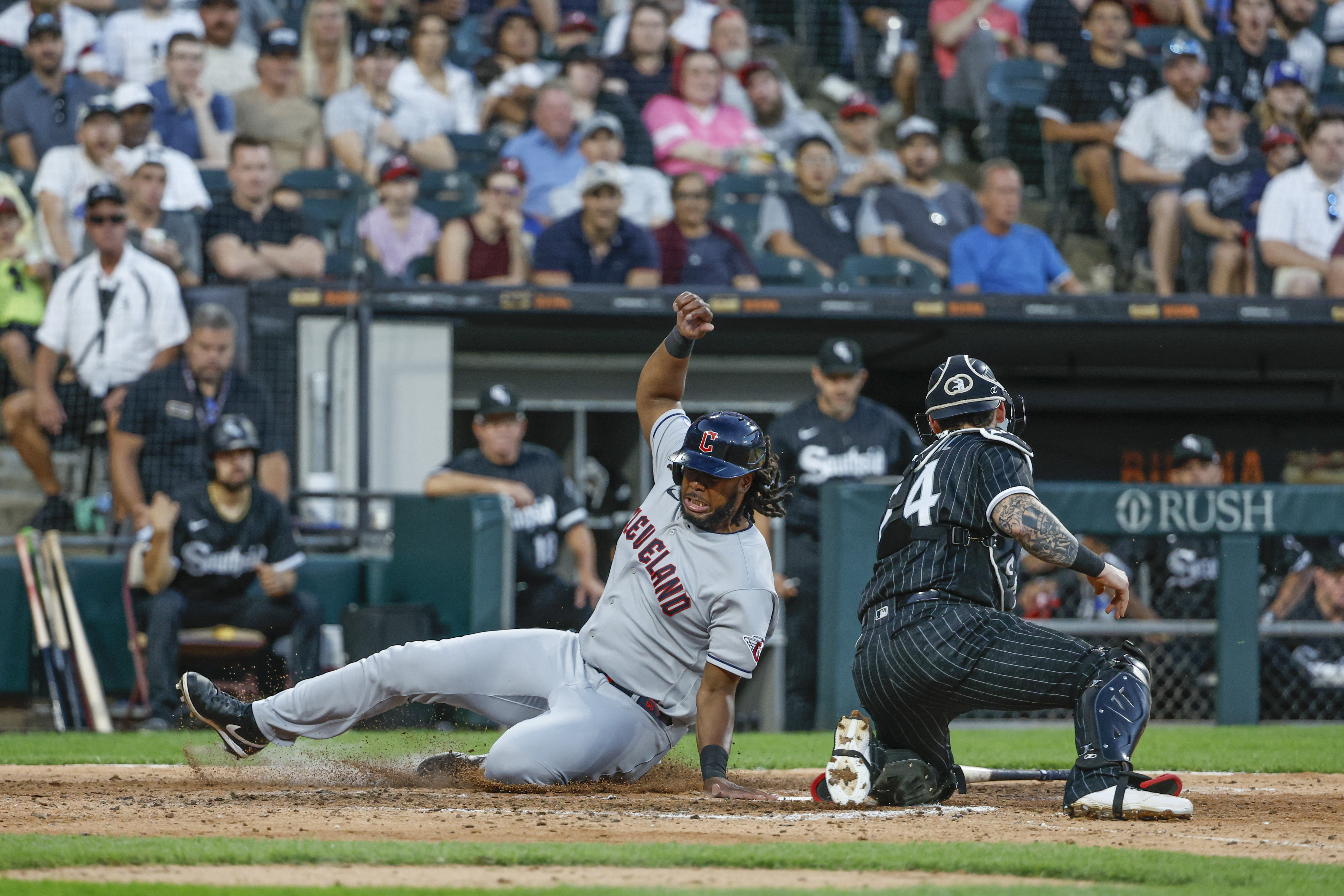 White Sox cruise past Guardians, 7-2