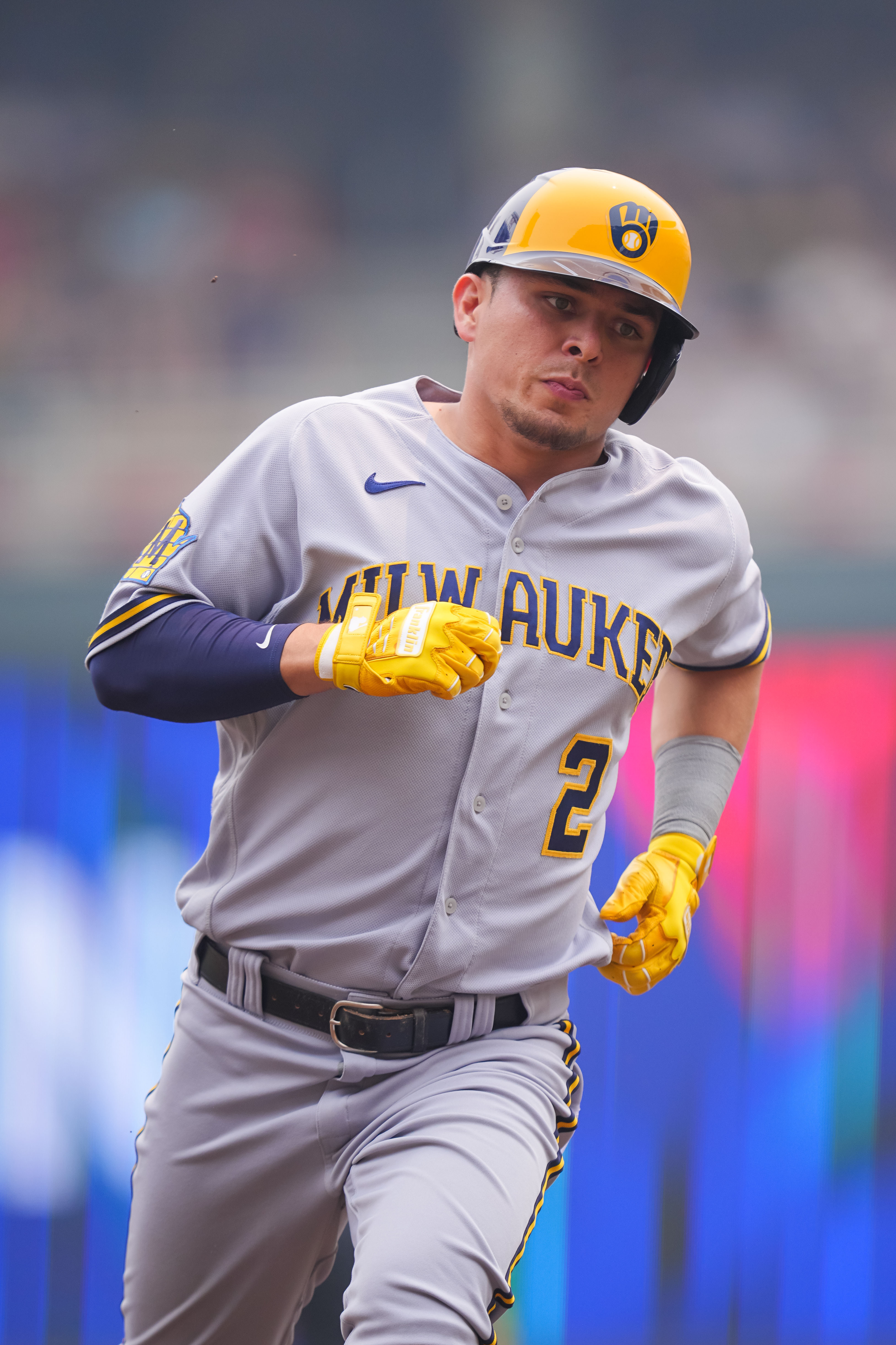 Carlos Correa belts his first Twins HR