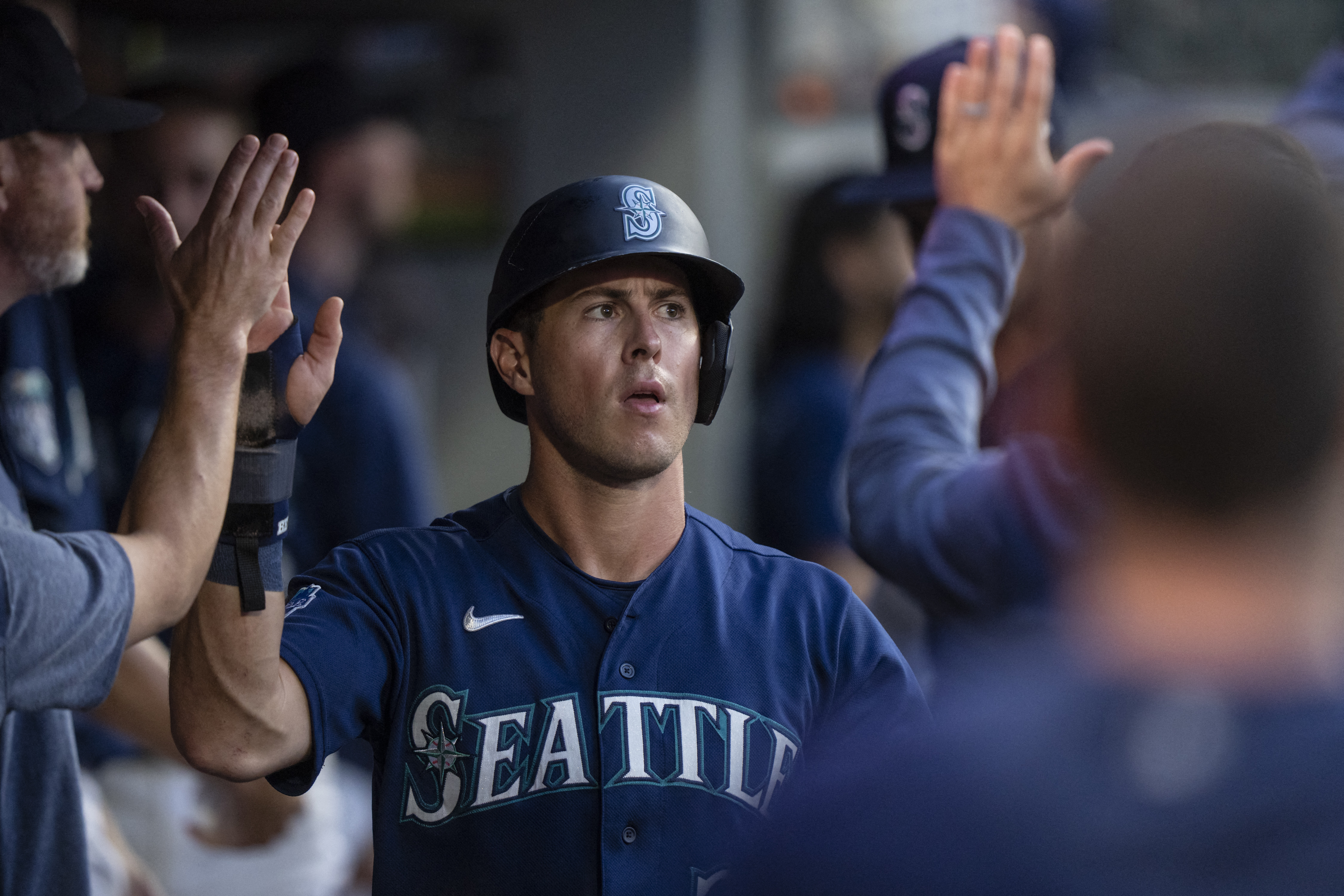 Logan Gilbert shuts down Padres, gets help from Julio Rodríguez catch in  center as Mariners win 2-0 - Newsday