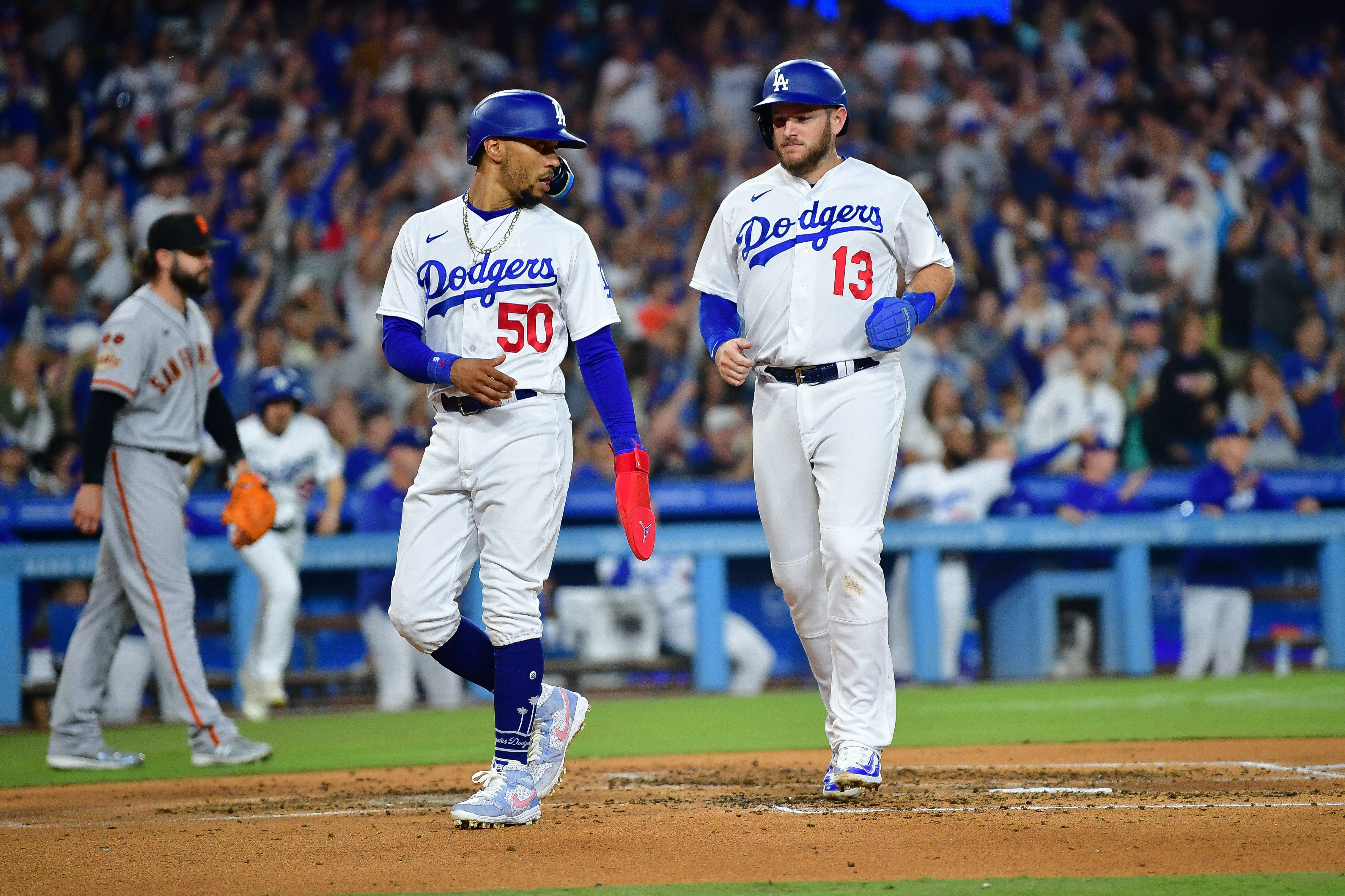 Clayton Kershaw-led Dodgers blank Giants, clinch first-round bye