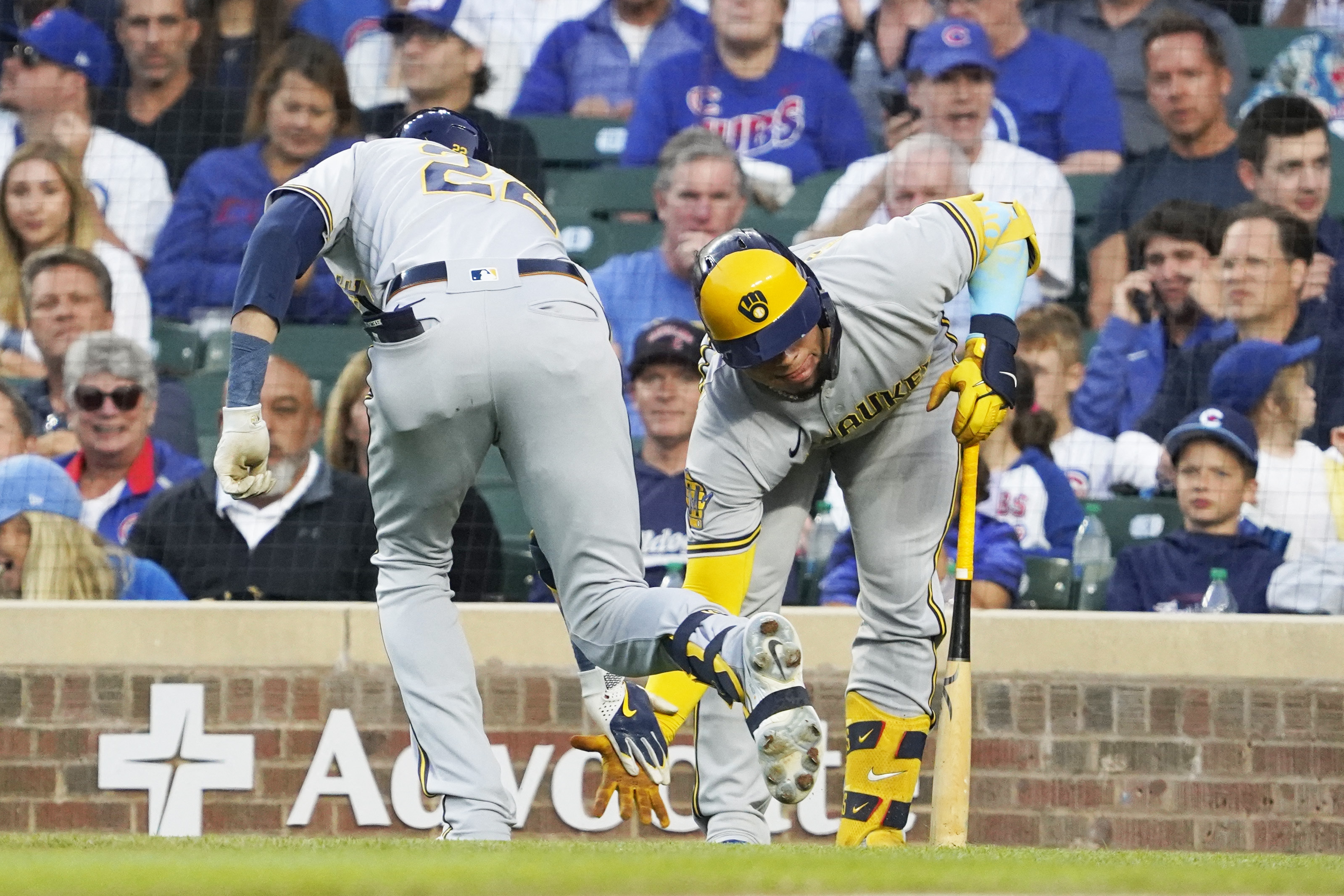 Brewers look to continue 9-game win streak against the Cubs