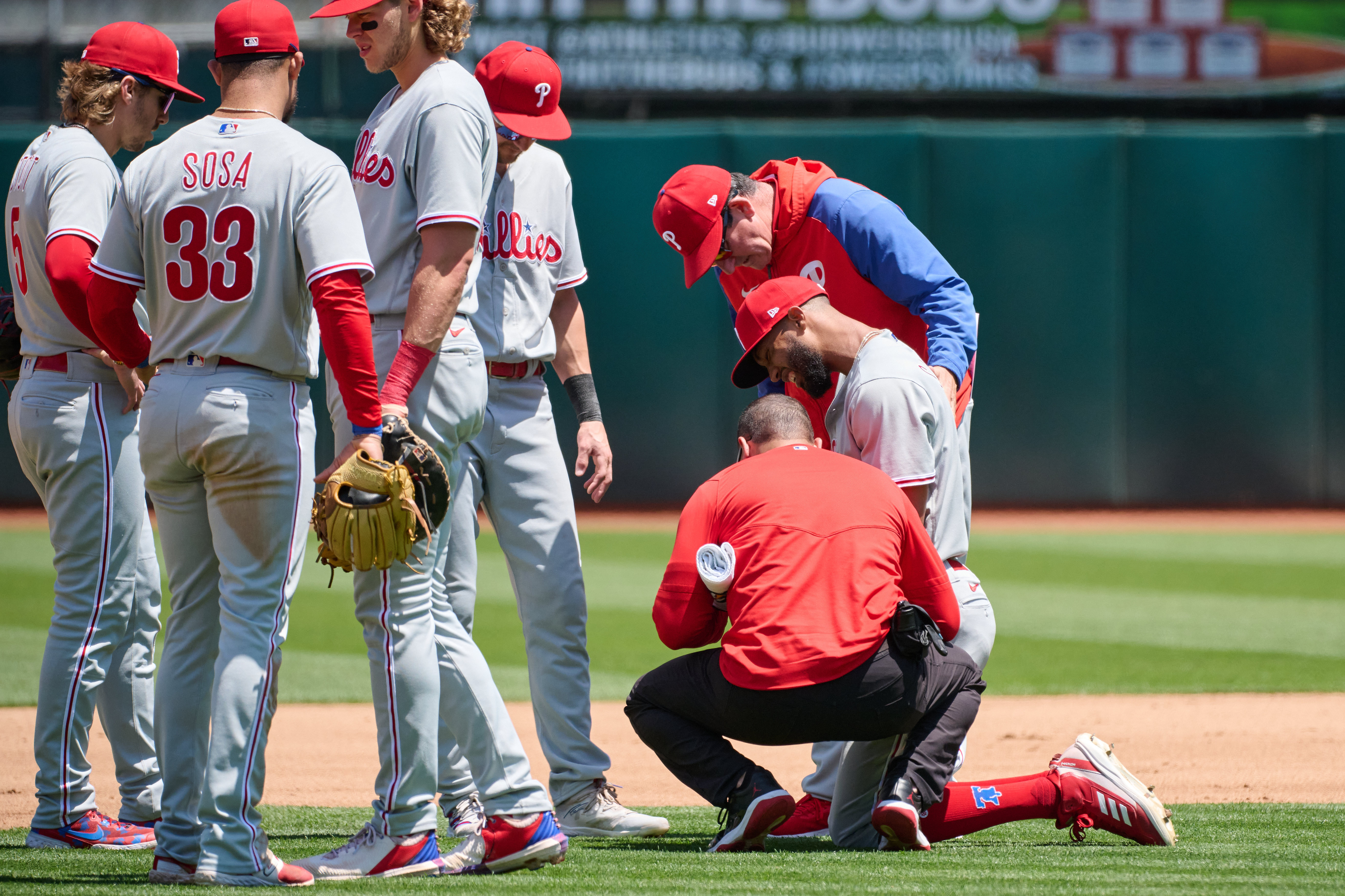 Phillies win another tight contest vs. A's