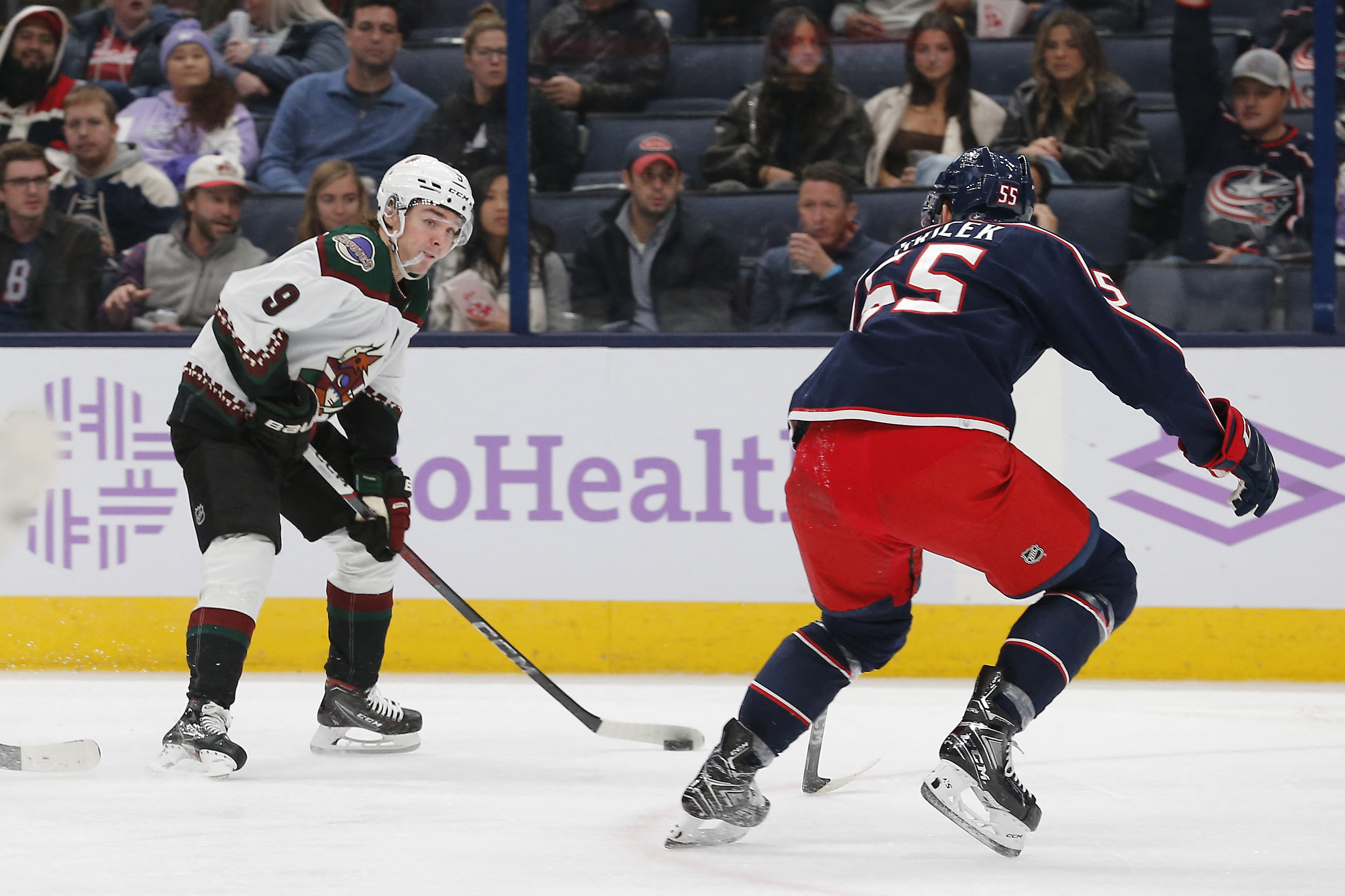 Coyotes score twice in 3rd to extend Blue Jackets’ skid | Reuters