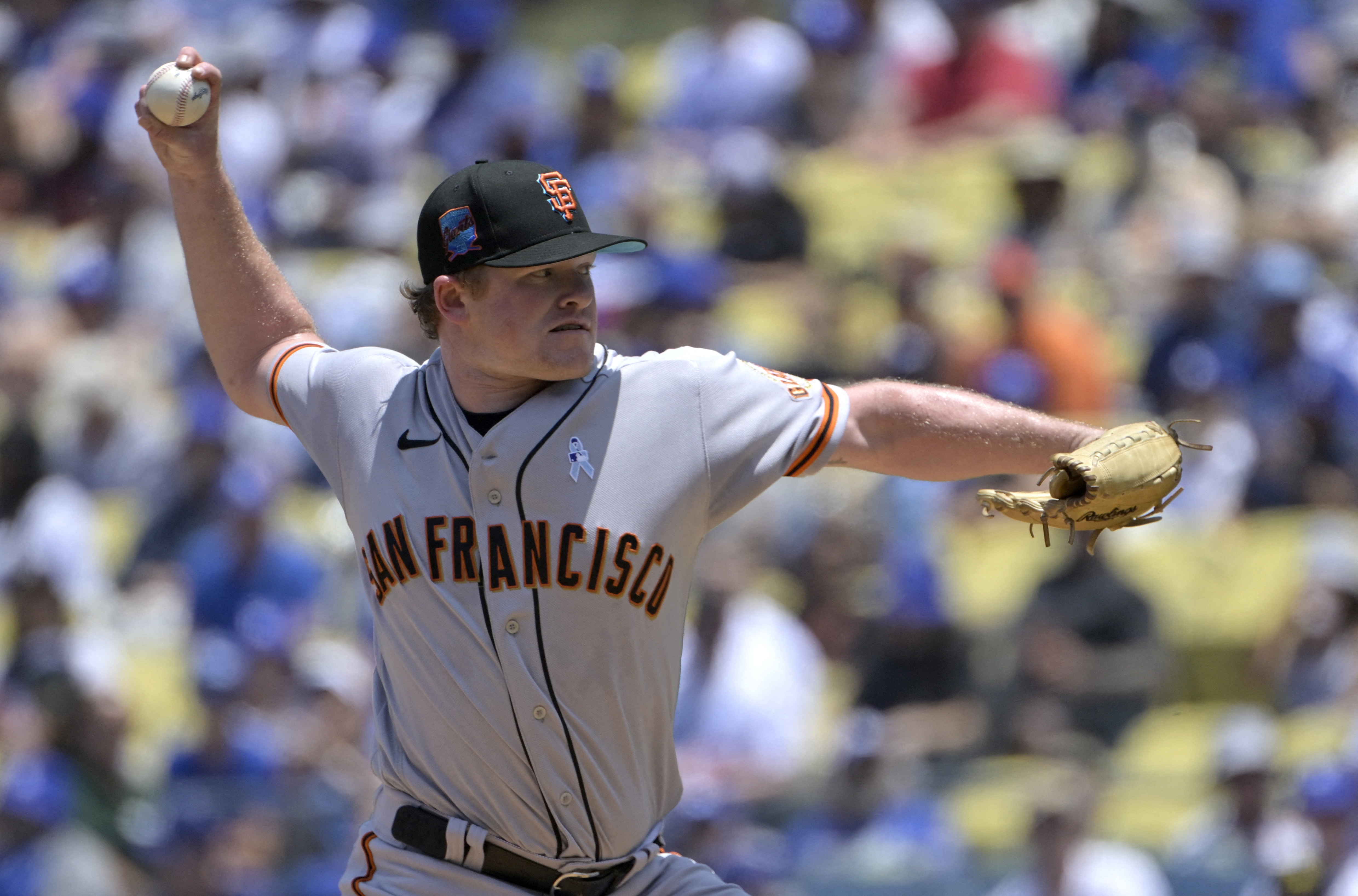 Giants sweep Dodgers for seventh straight win