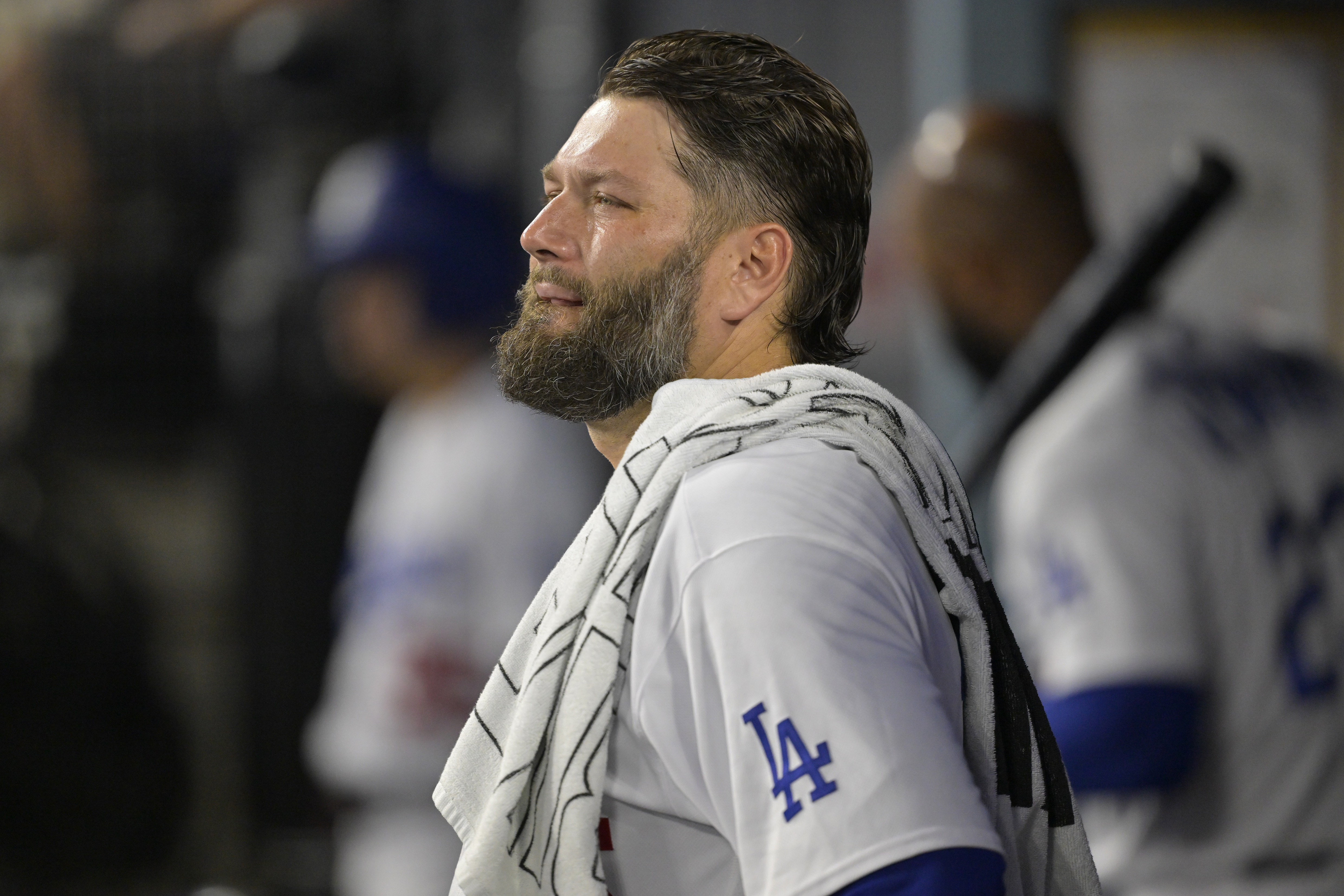 Austin Barnes' first homer of the season lifts Dodgers to sweep of Brewers