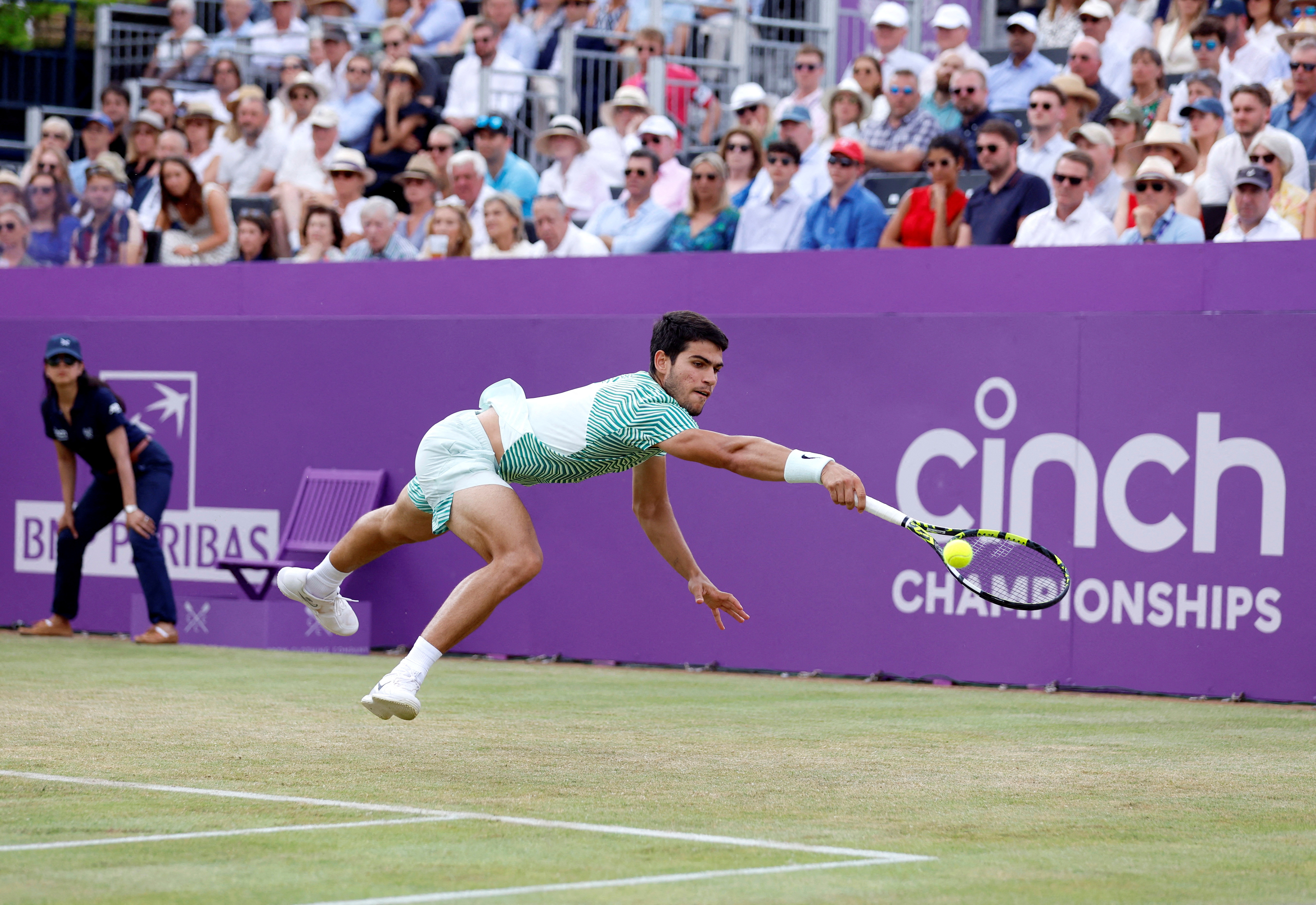 Alcaraz makes semi-finals at Queens with win over Dimitrov Reuters