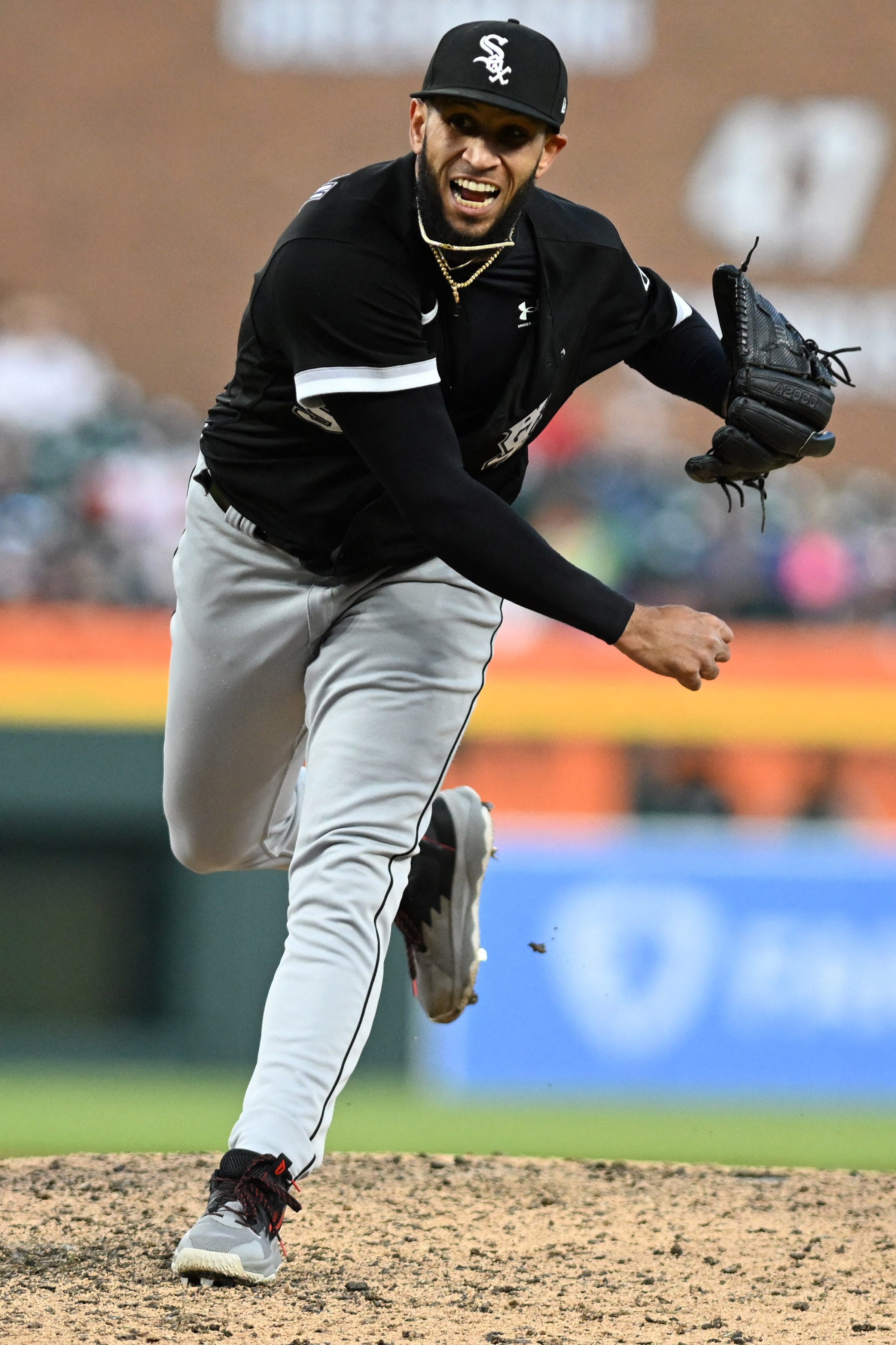 Cease, Moncada Lead White Sox Past Rangers 8-3 - CBS Chicago