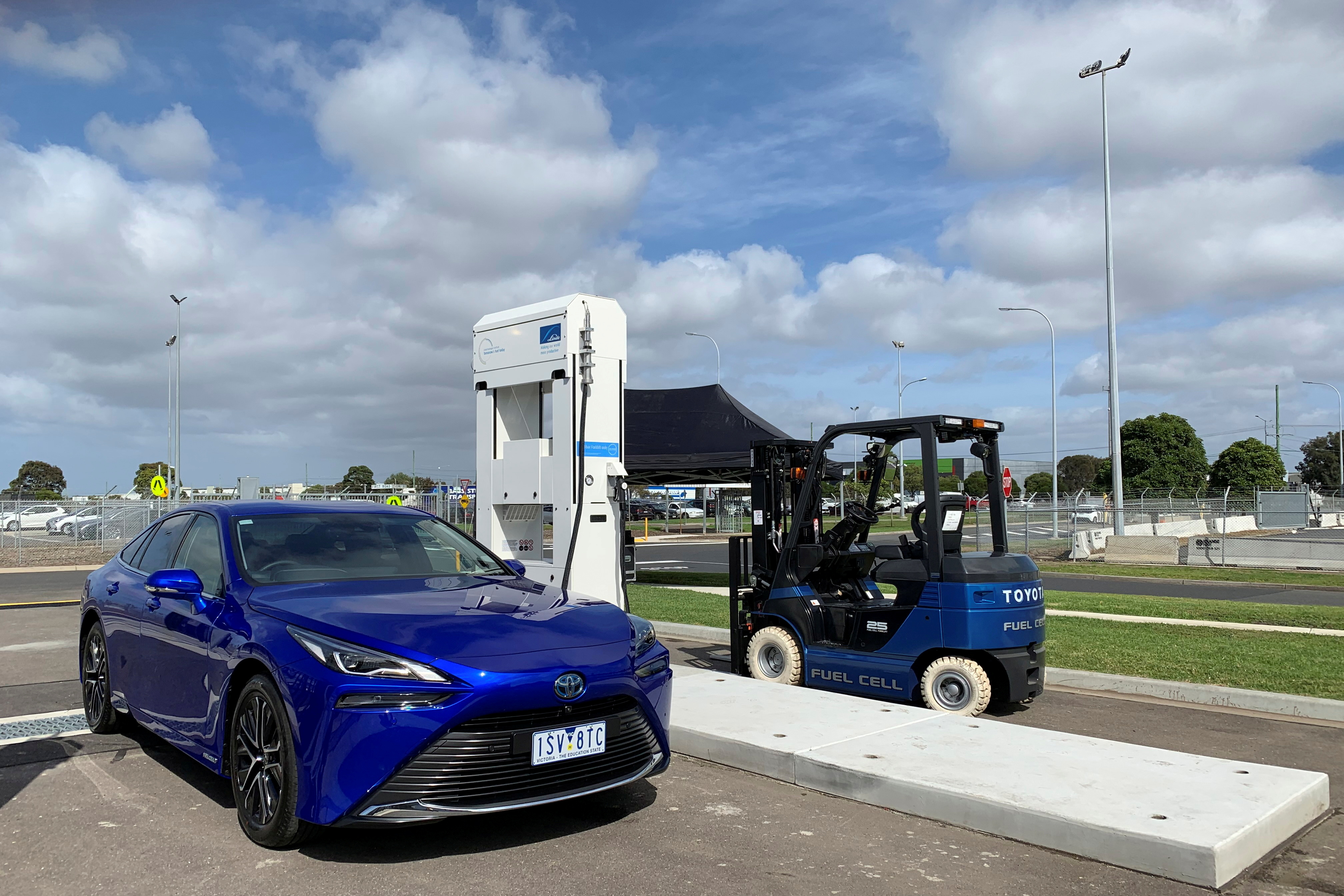 A view of the hydrogen refuelling site that Toyota opened at their former car plant in the Altona suburb of Melbourne, Australia, where it is producing hydrogen by using rooftop solar to power an electrolyser to split water, March 29, 2021.  REUTERS/Sonali Paul/File Photo