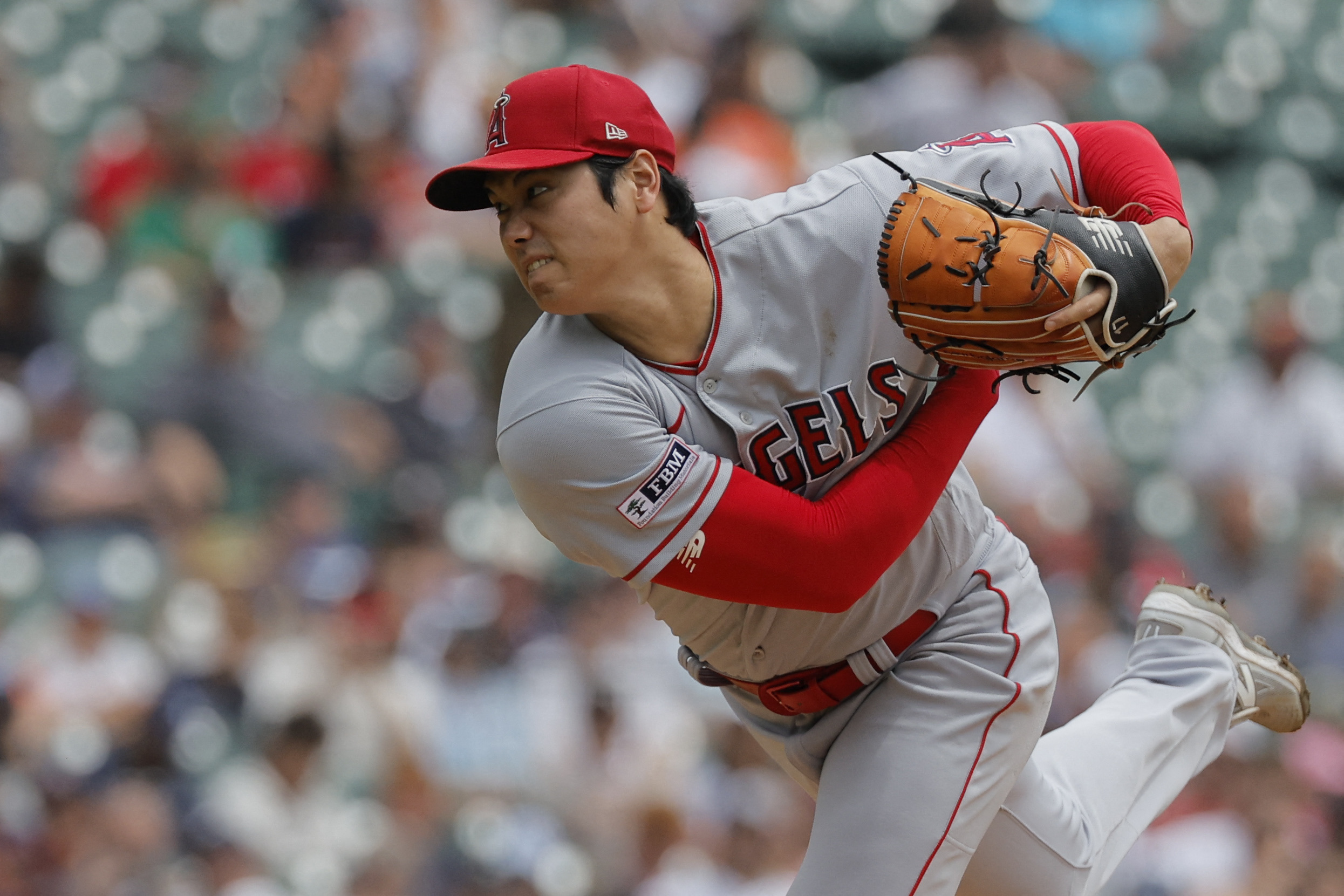 Shohei Ohtani leaves twin bill early after shutout, 2 HRs