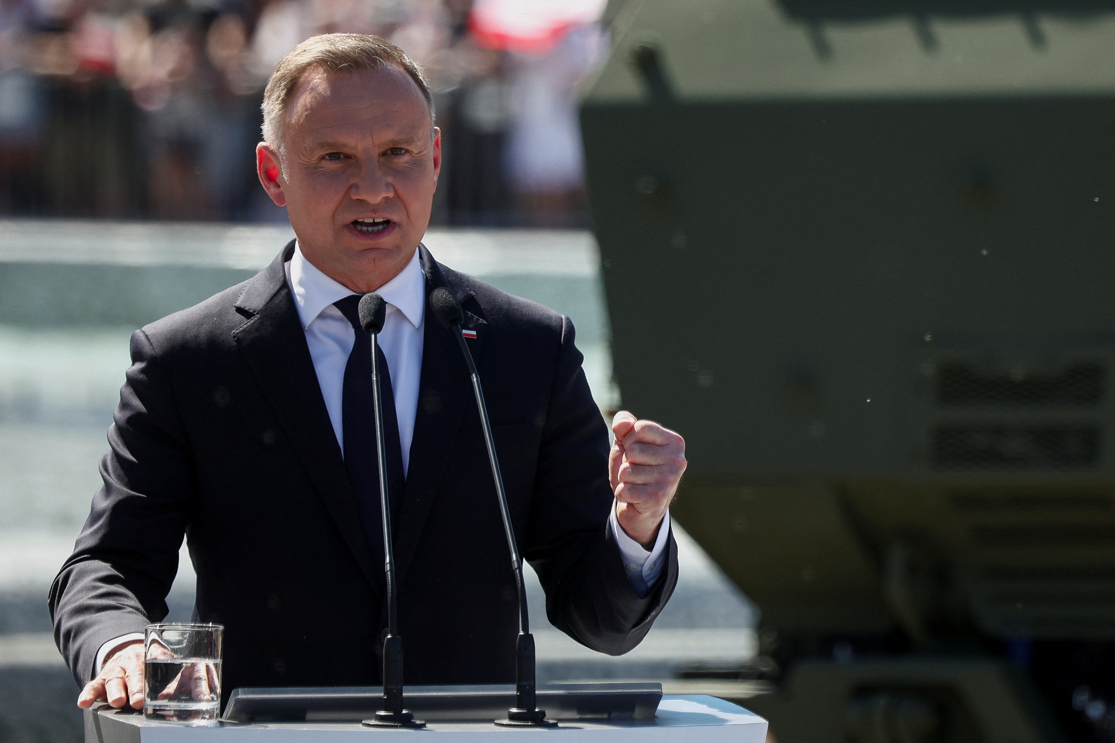 Polish president delays appointing new government, Poland