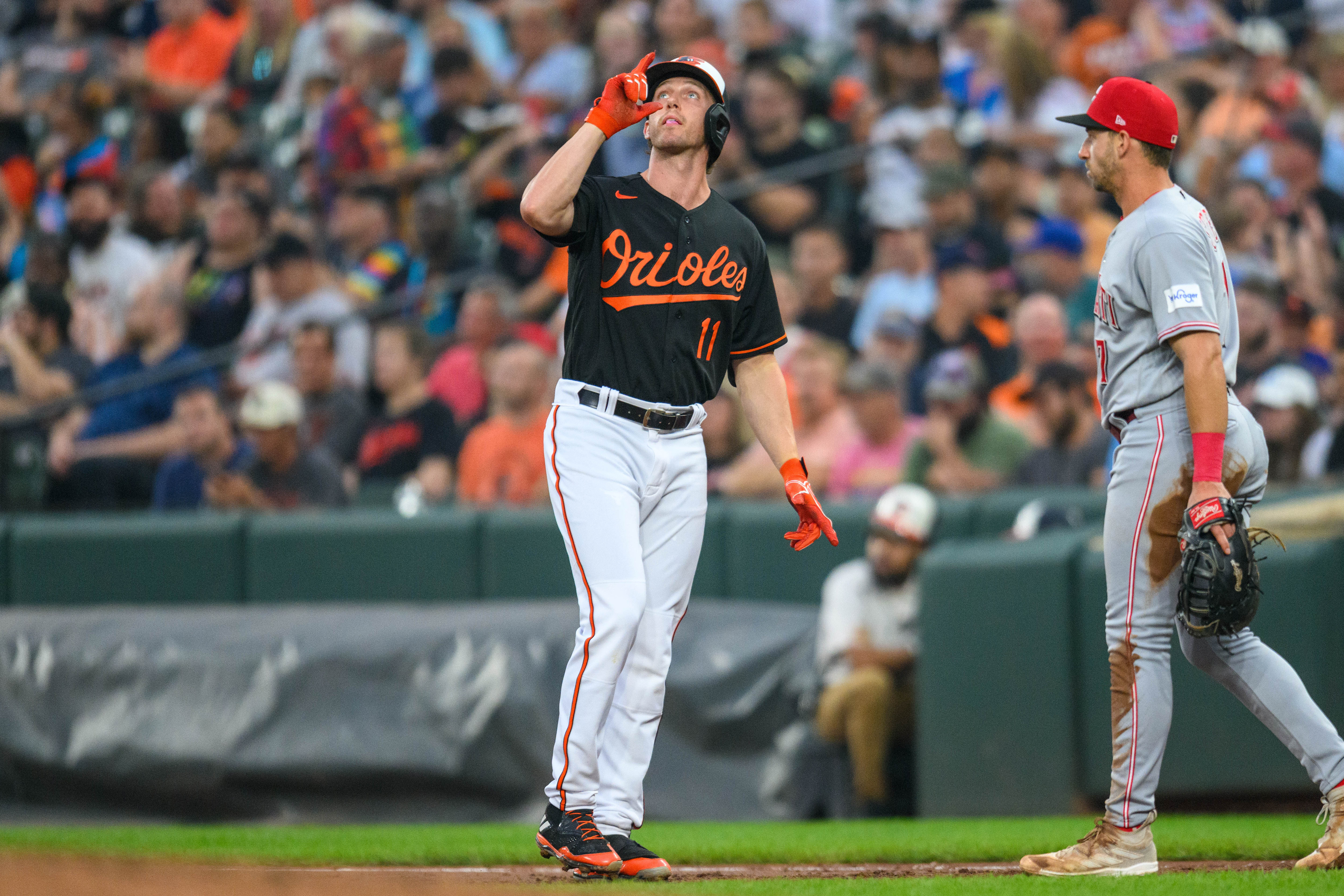 Reds beat Orioles 11-7 in 10 innings to win series at Camden Yards