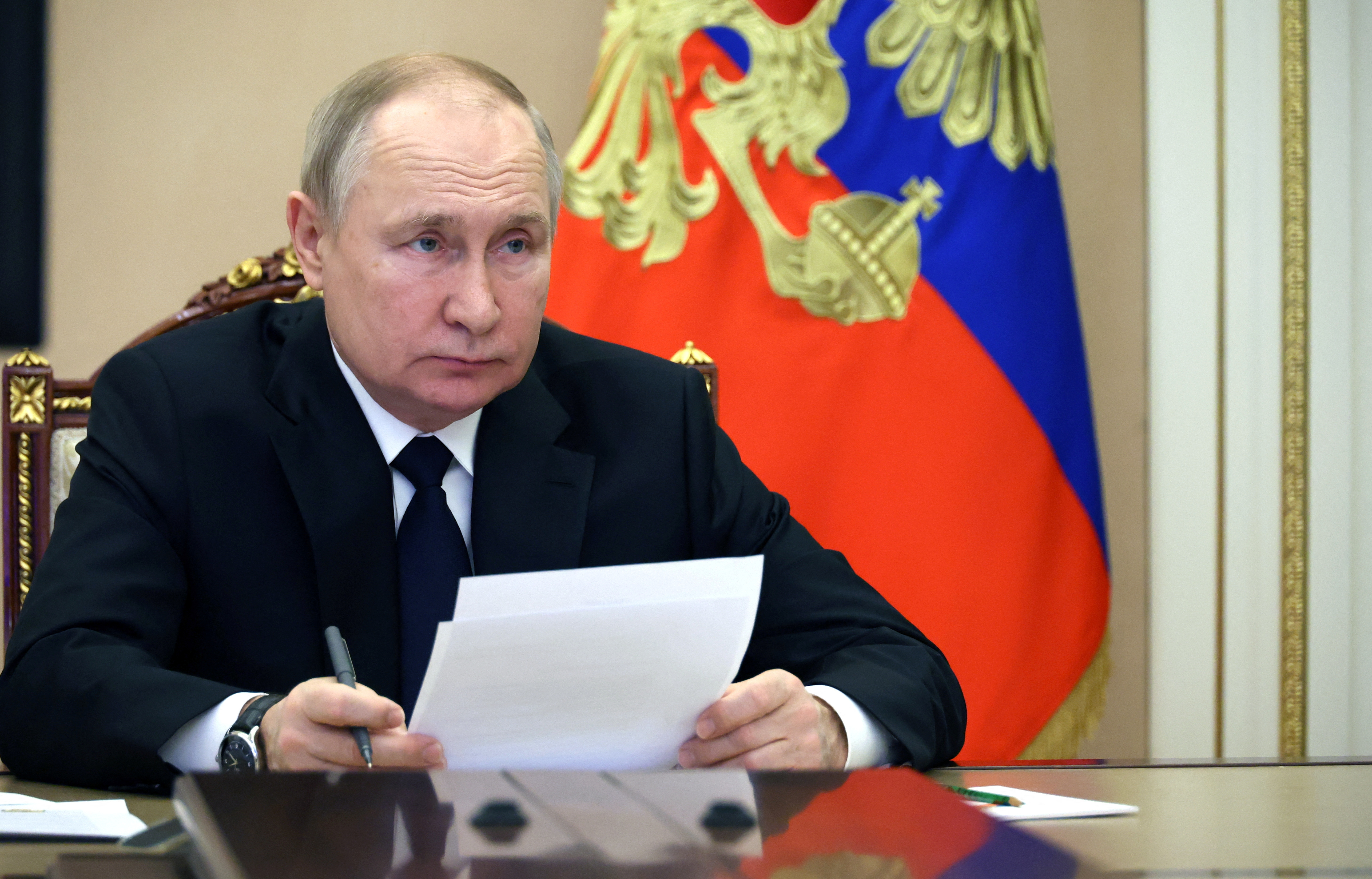 Putin oversees launch of Siberian gas field feeding pipeline to China ...
