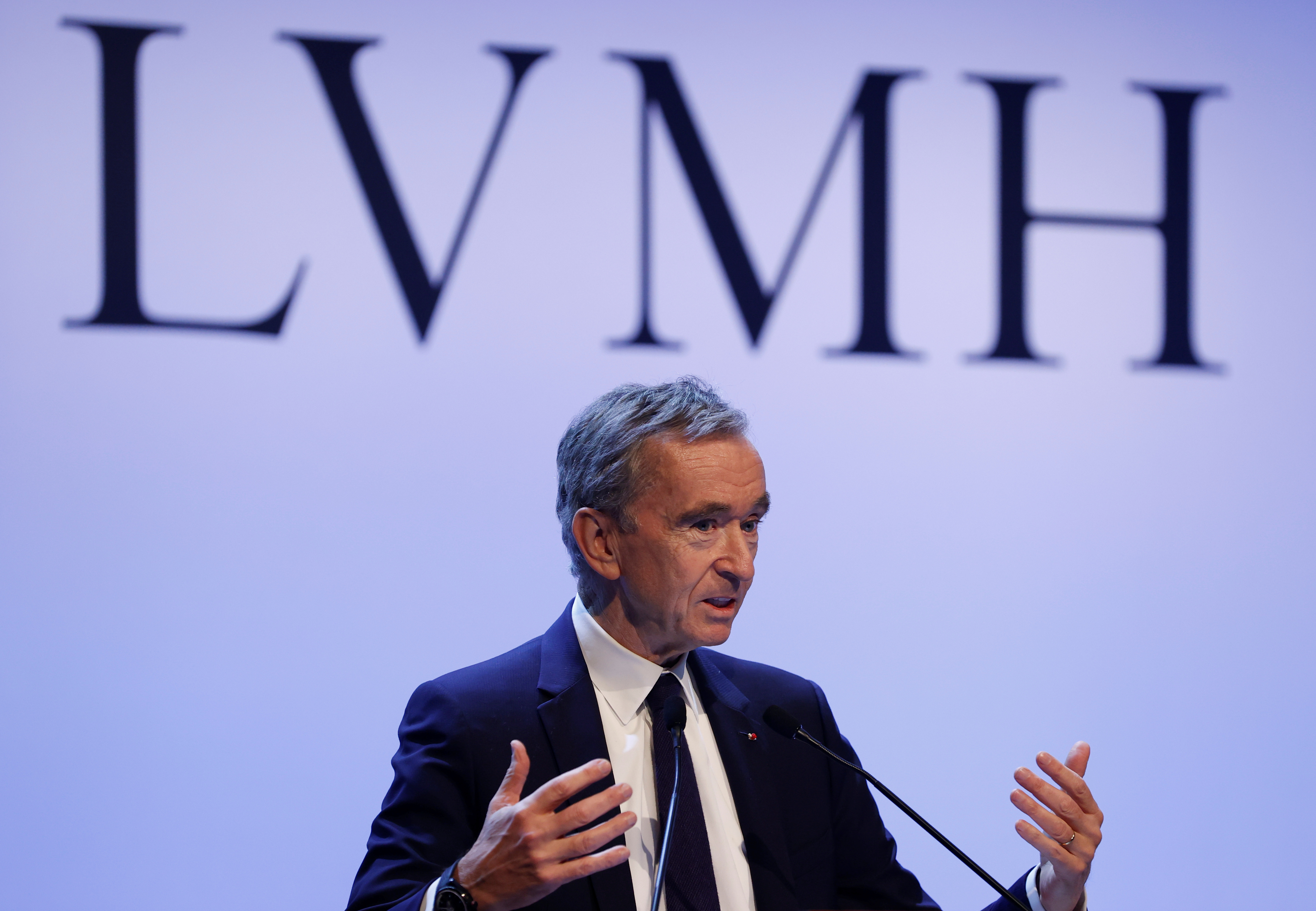 Bernard Arnault sells out of Carrefour after 14 years