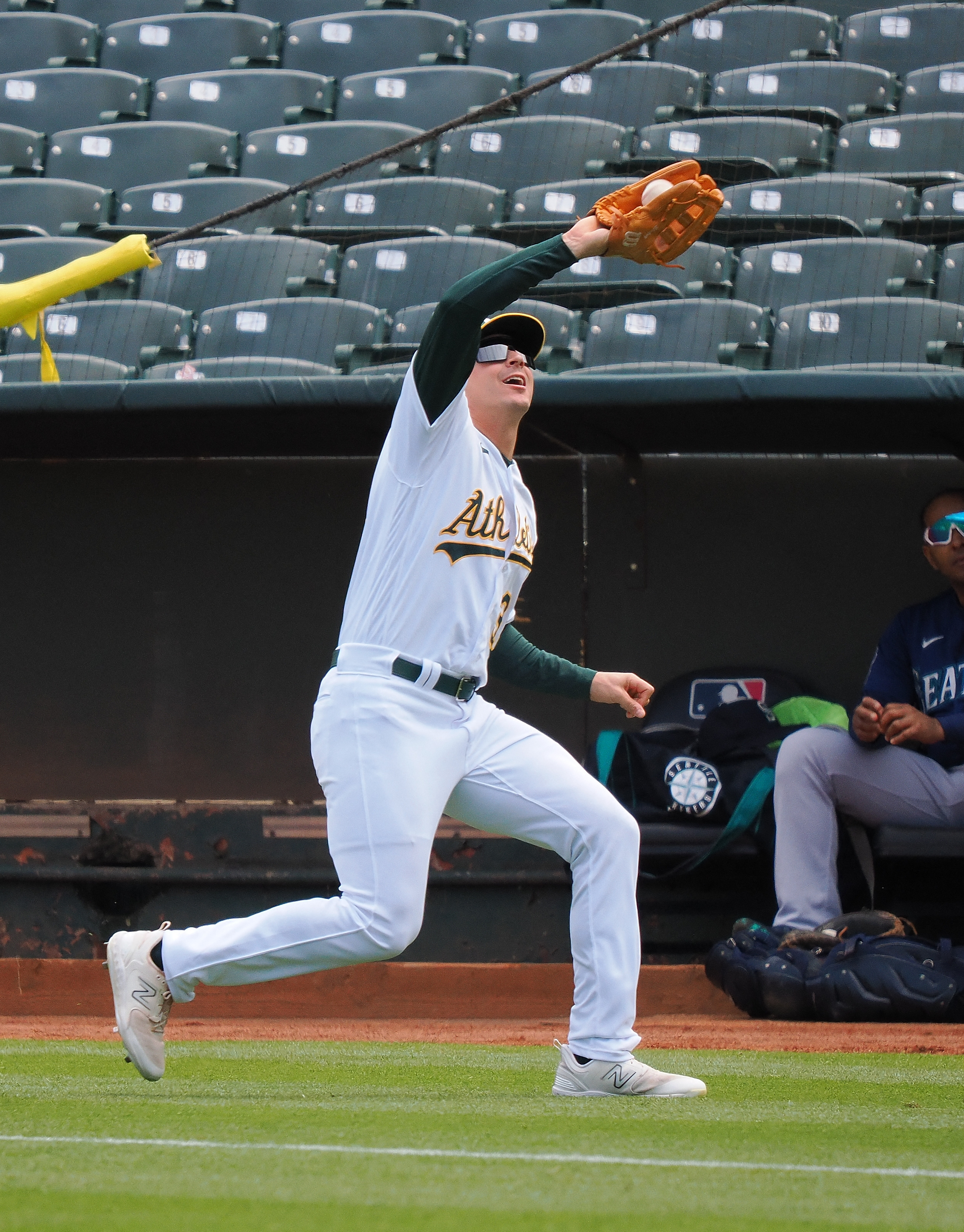 Taylor Trammell home run helps Mariners end trip with sweep of A's