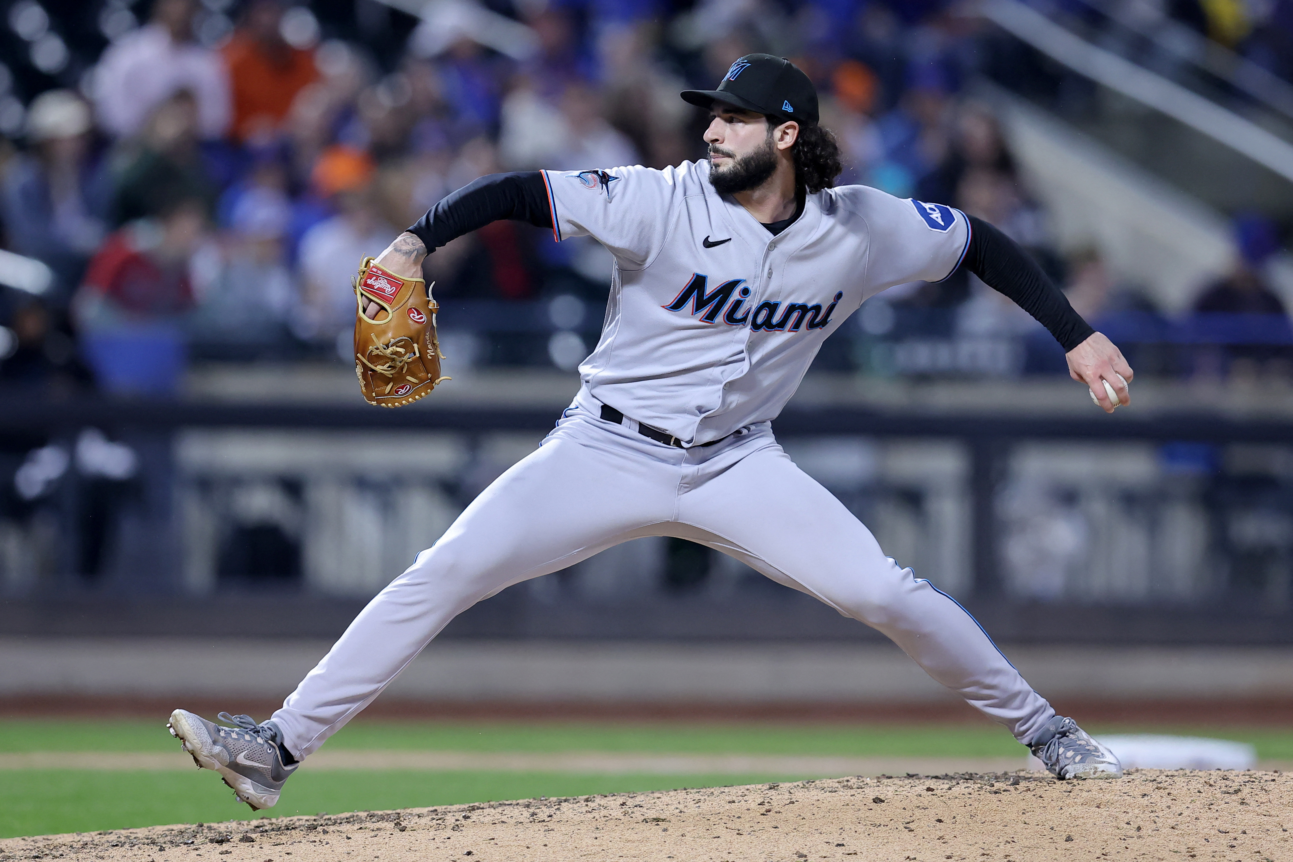 Marlins, rally for lead in ninth inning vs. Mets, but downpour forces  suspension before game's end