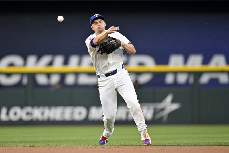 Rangers SS Corey Seager (back) to undergo MRI exam | Reuters