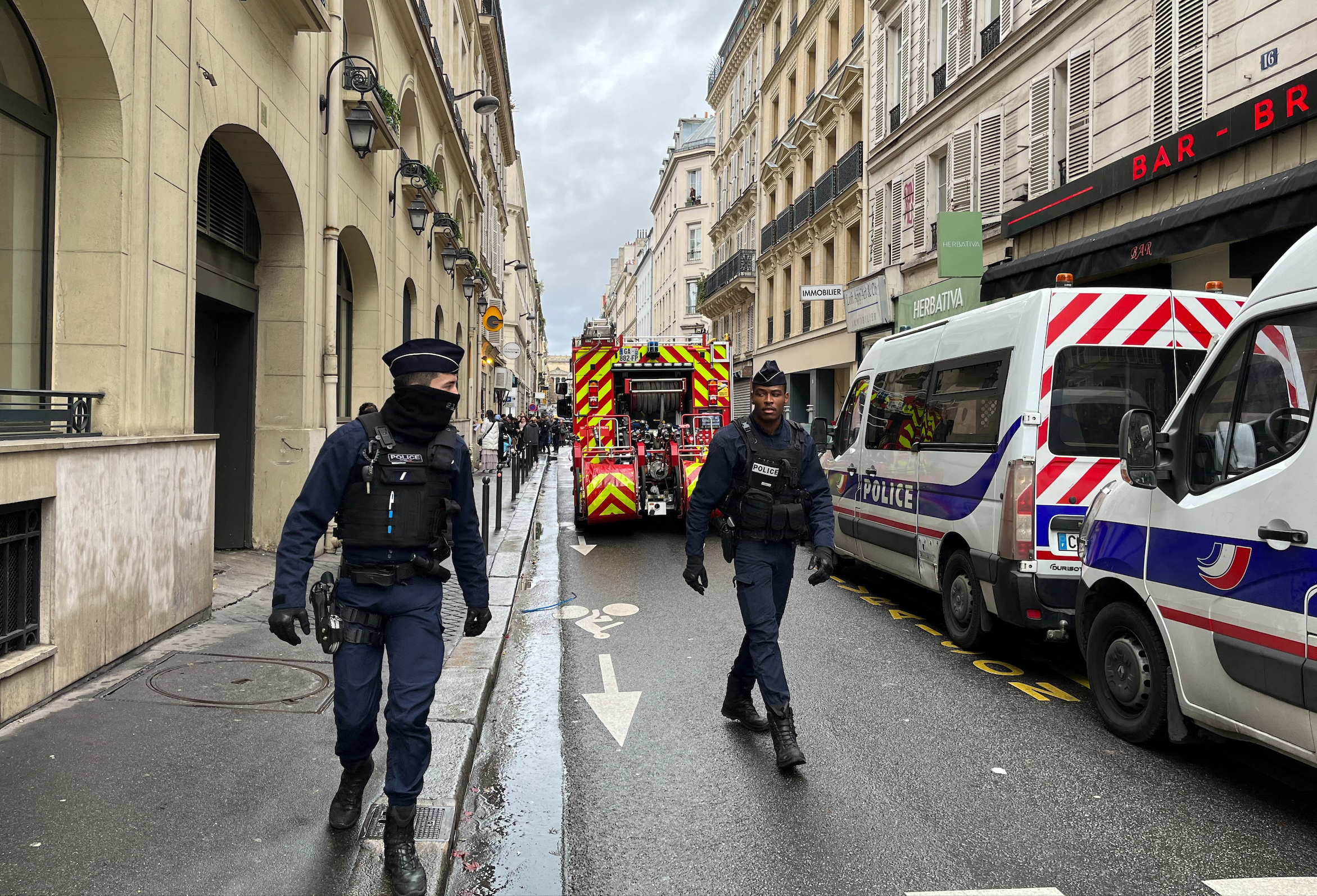 Gunshots fired in central Paris