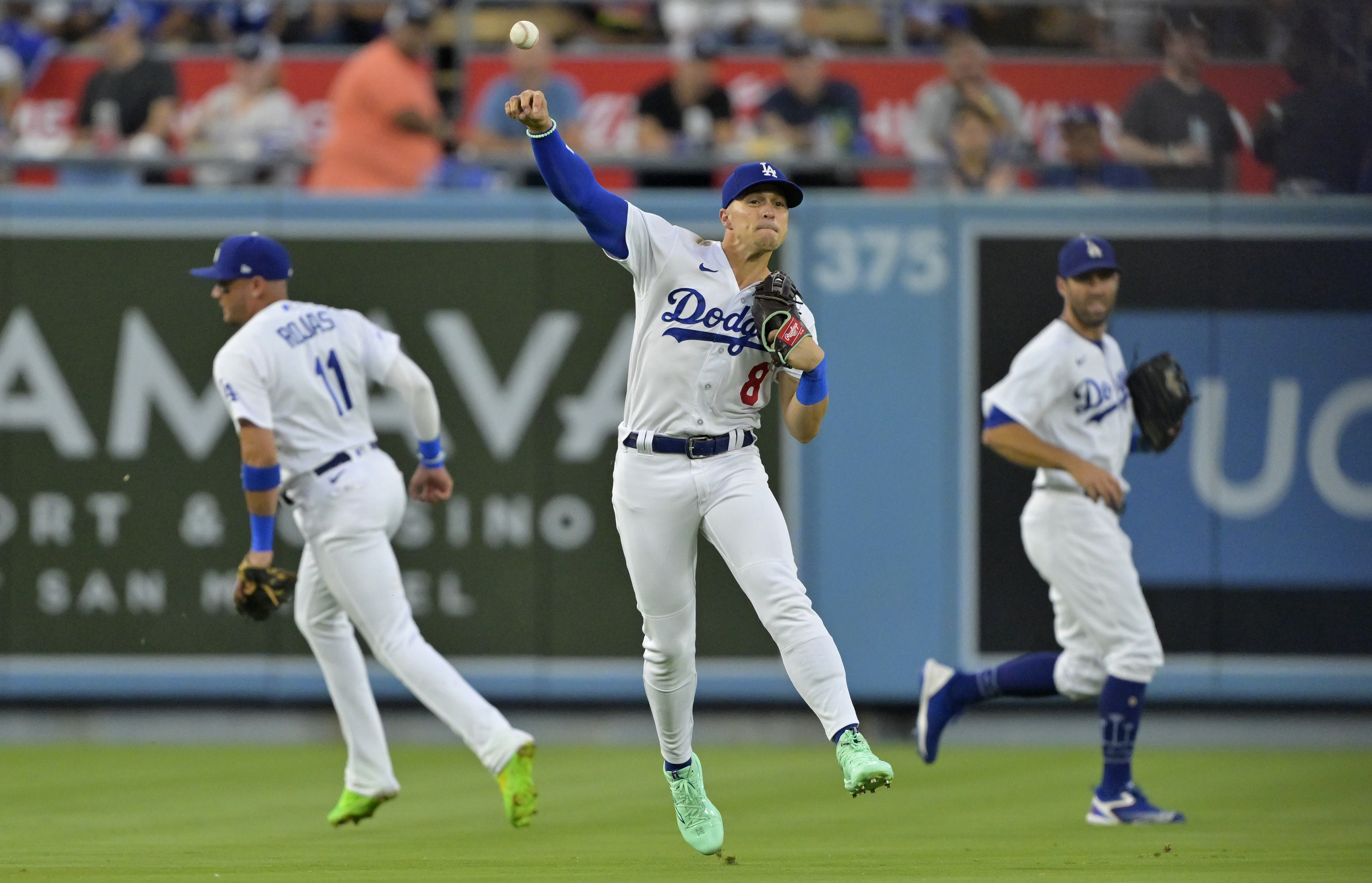 Images from the Brewers' 4-1 win over the Dodgers on Saturday night at  Dodger Stadium