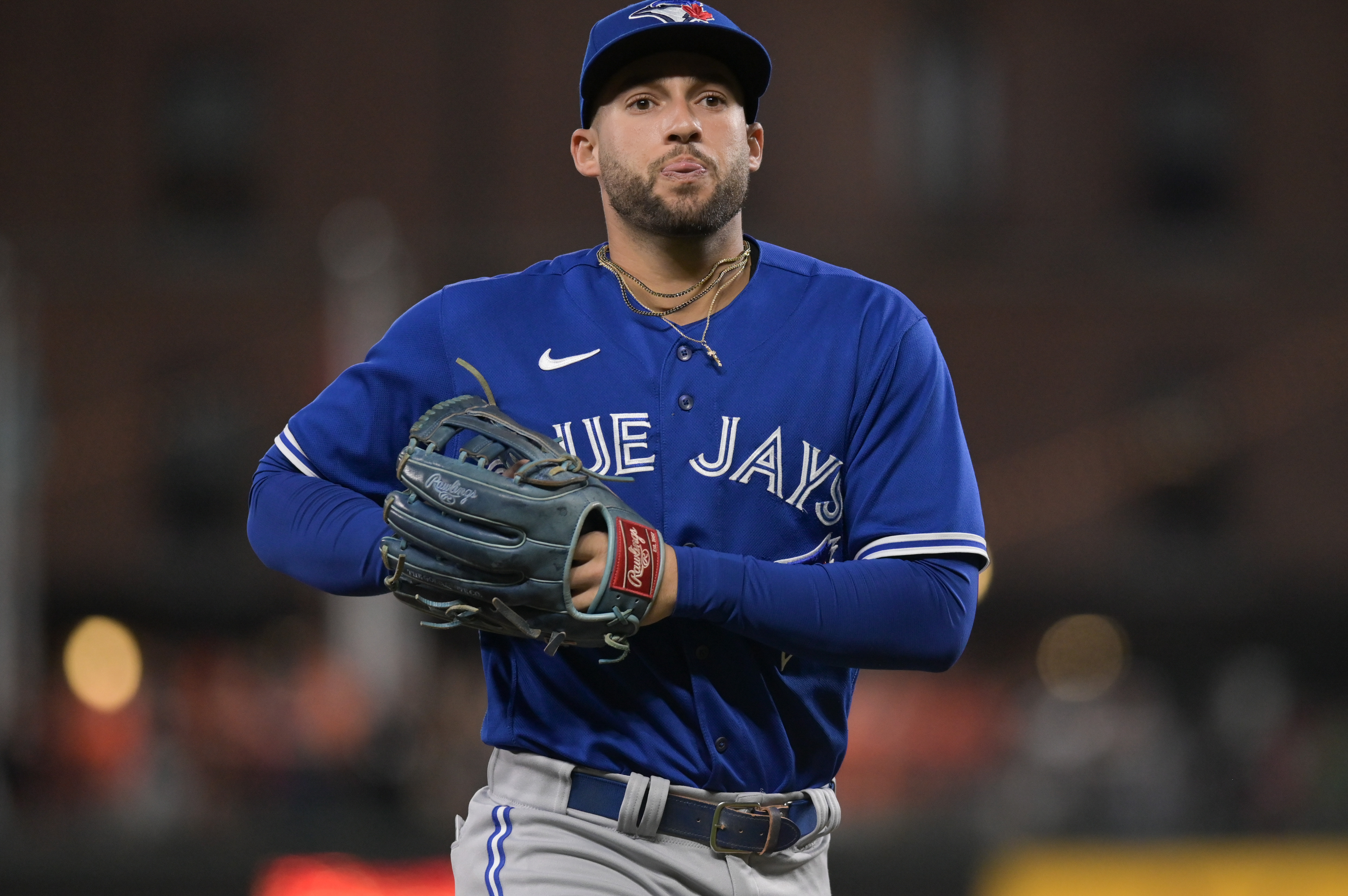 Jays' Jose Berrios flirts with no-hitter, now 10-0 vs. O's