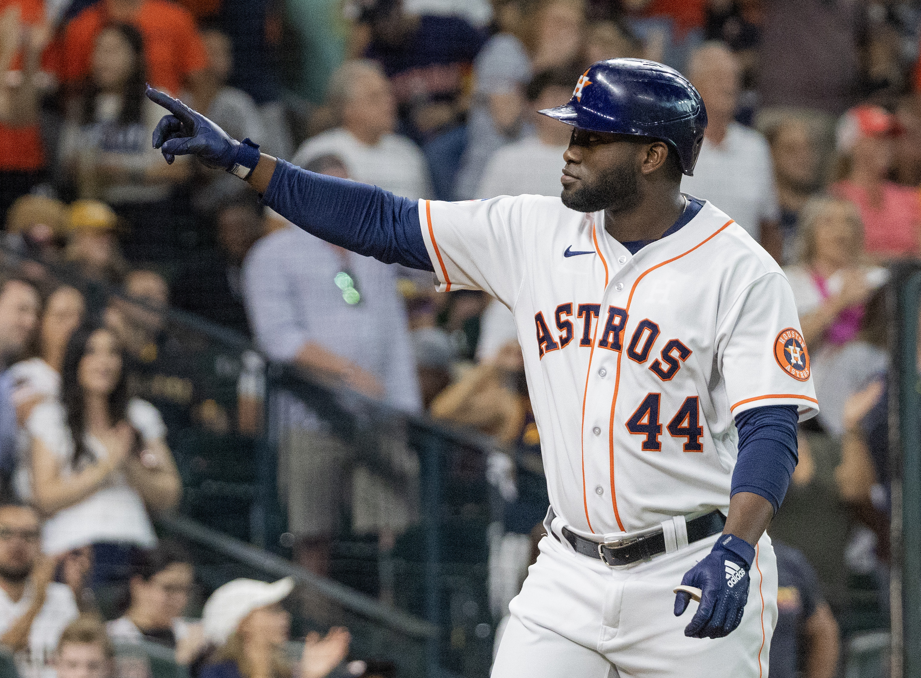 Astros increase AL West lead with 7-5 win over Padres