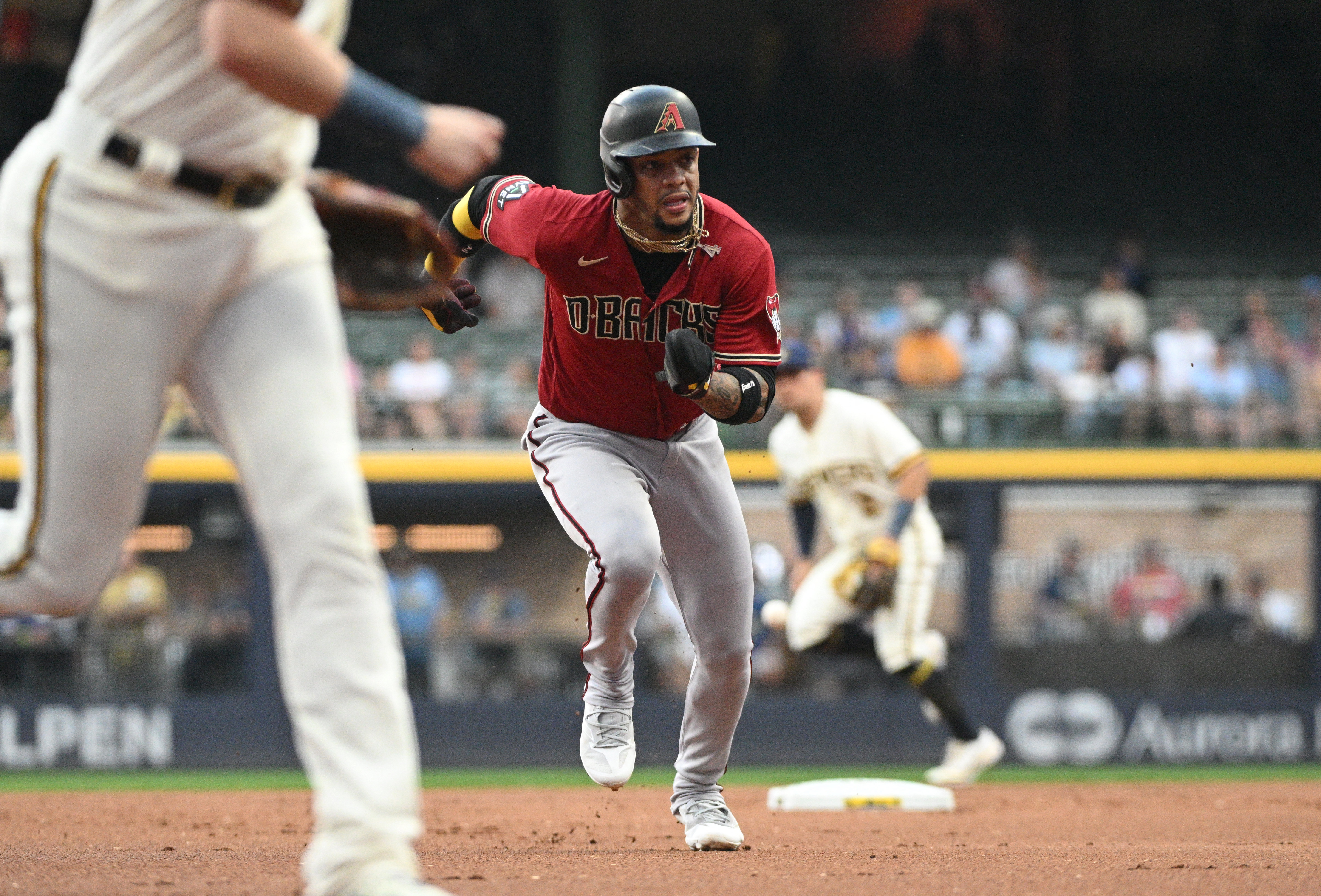 MLB roundup: Blake Snell helps Padres avoid sweep, dump Giants