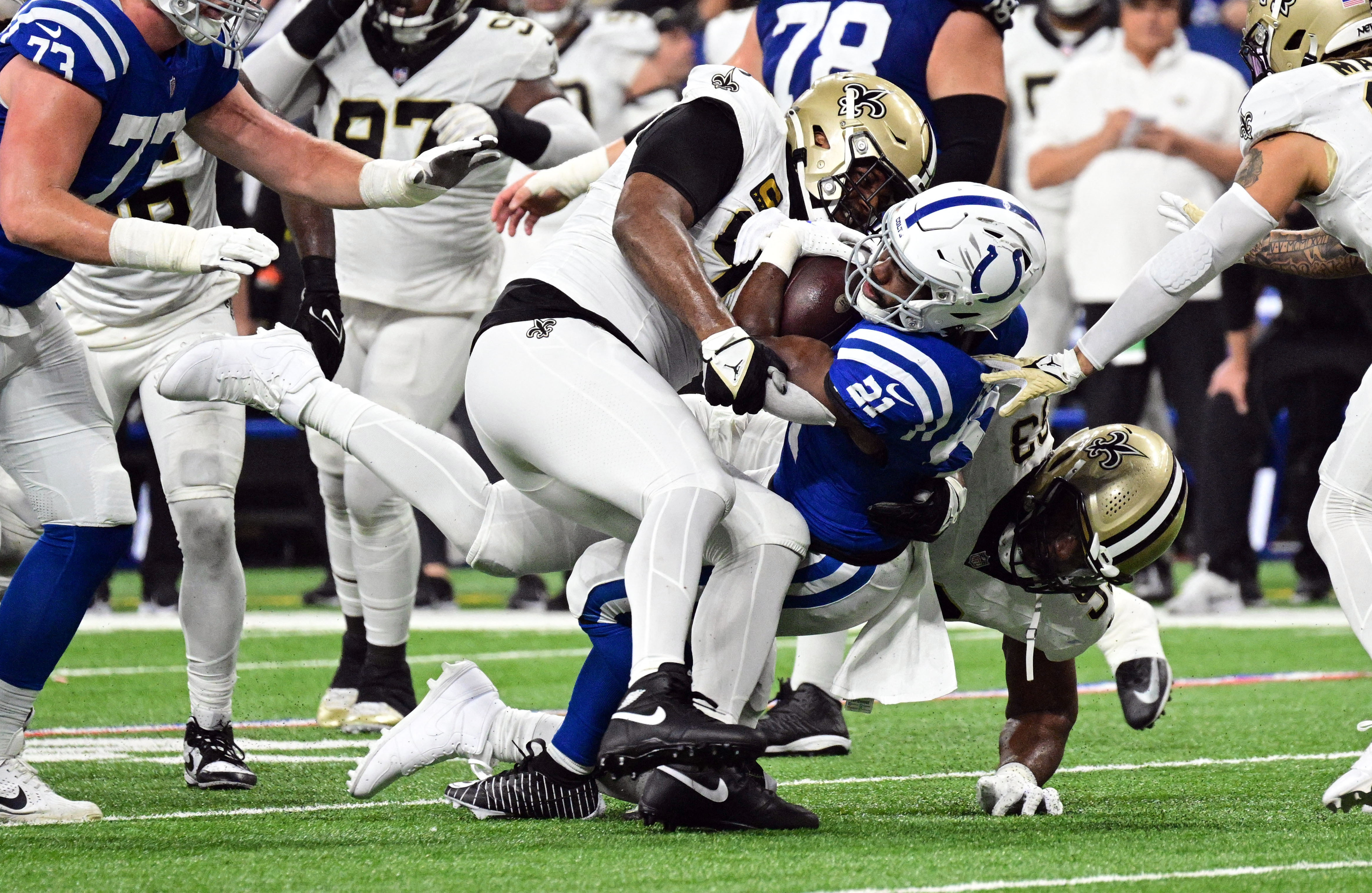 Saints offense comes alive in 38-27 win over Colts | Reuters